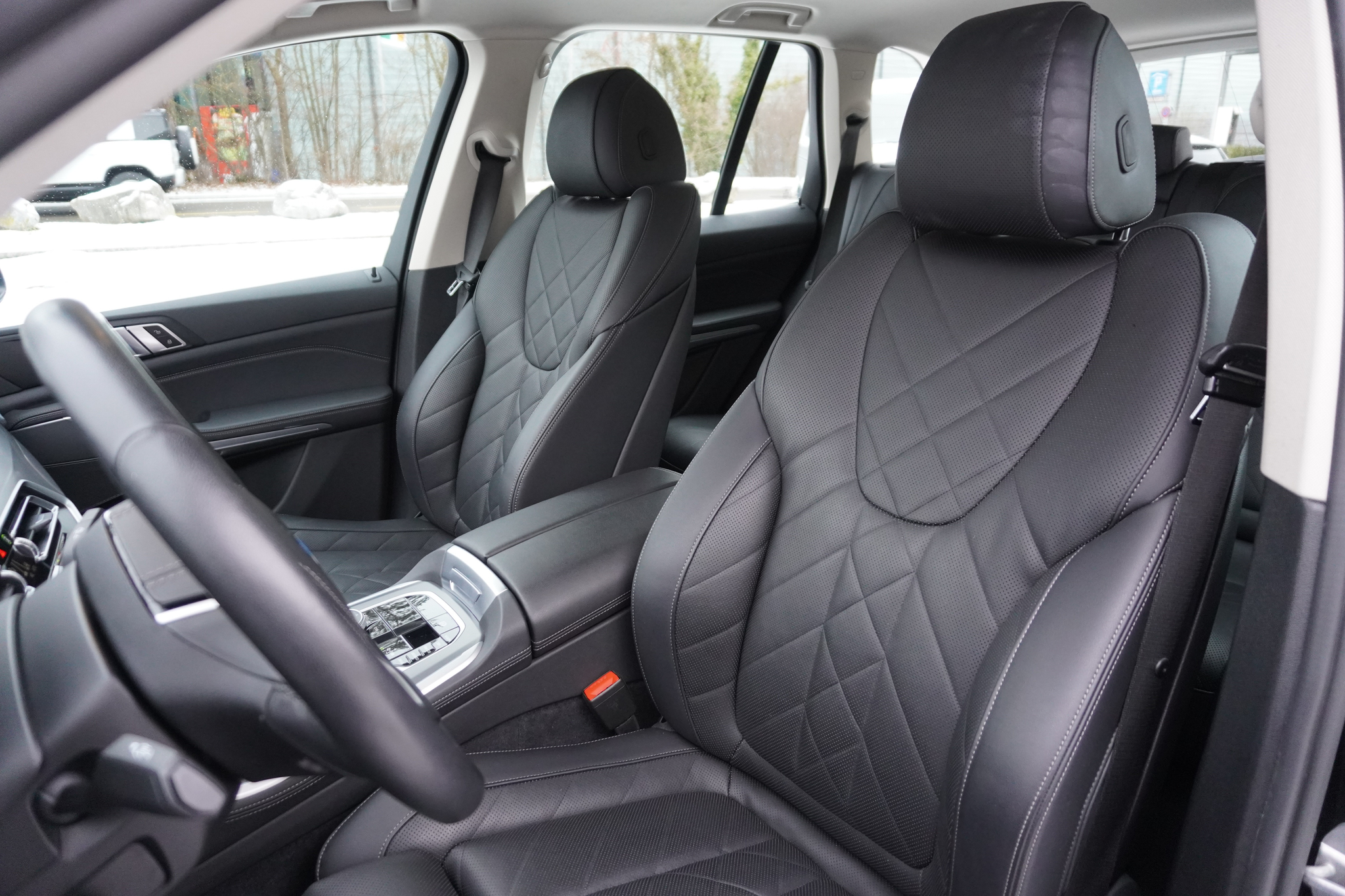 listing desktop thumbnail image 10