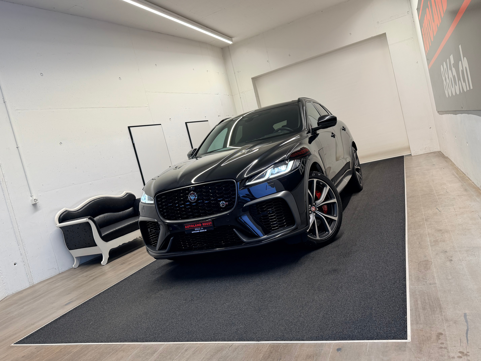 listing desktop thumbnail image 4