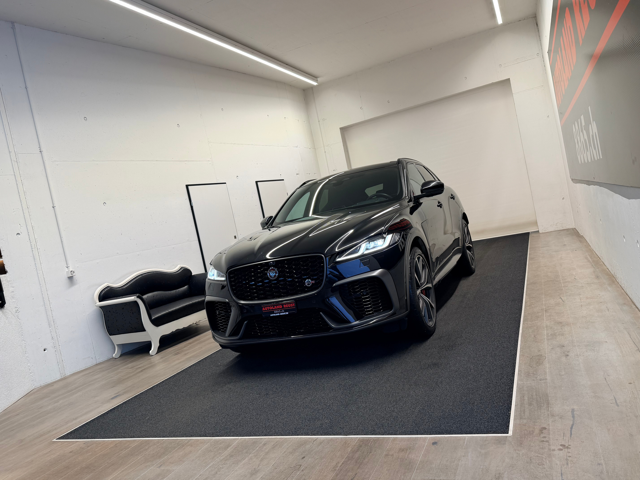 listing desktop thumbnail image 2