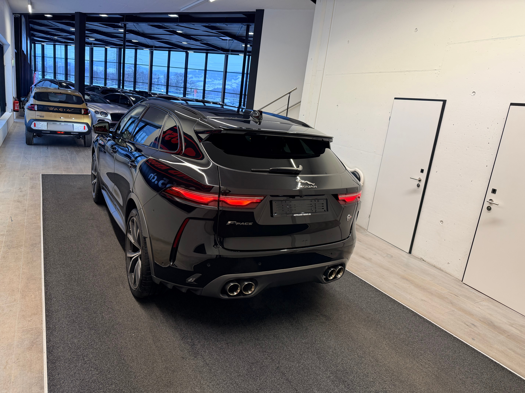 listing desktop thumbnail image 9