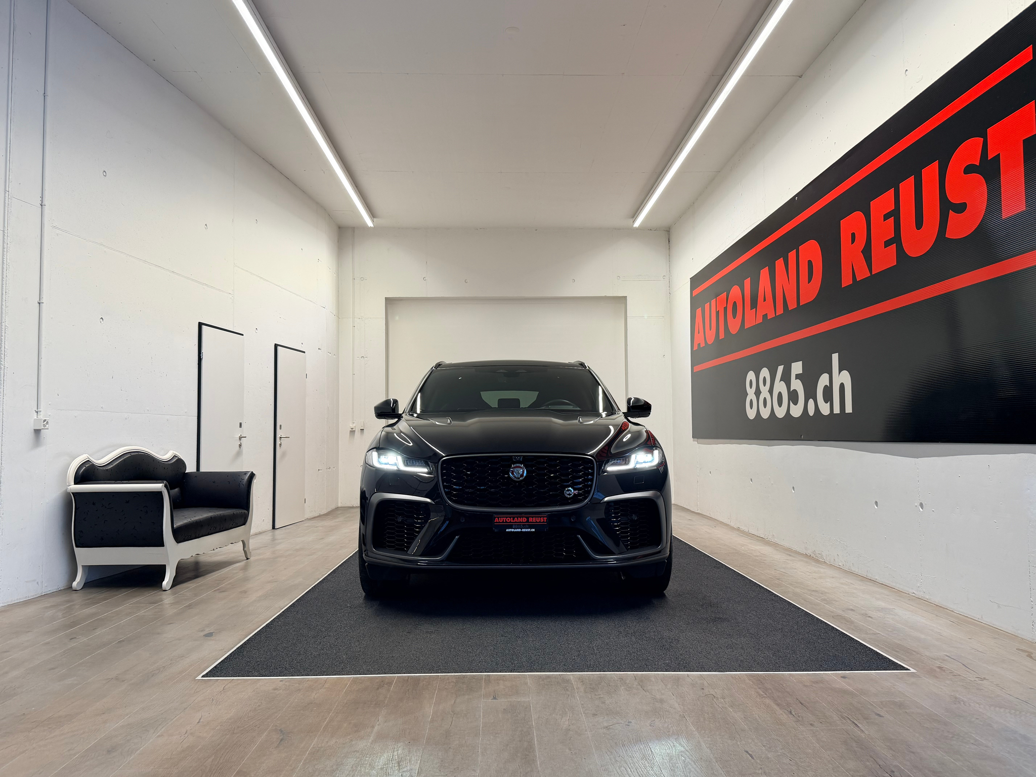 listing desktop thumbnail image 1