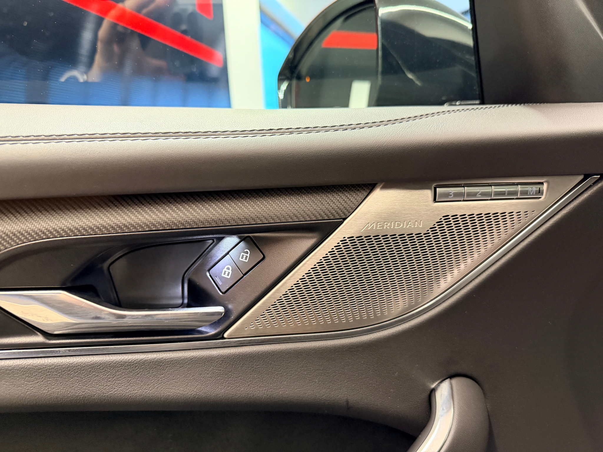 listing desktop thumbnail image 14