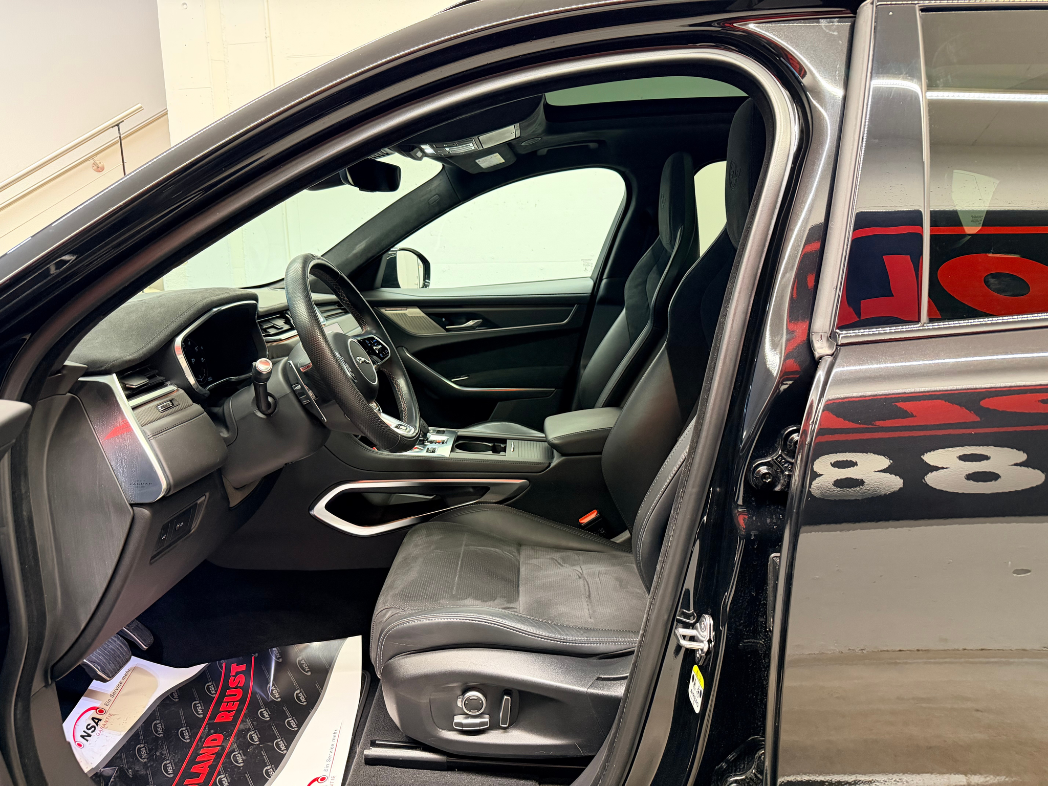 listing desktop thumbnail image 16