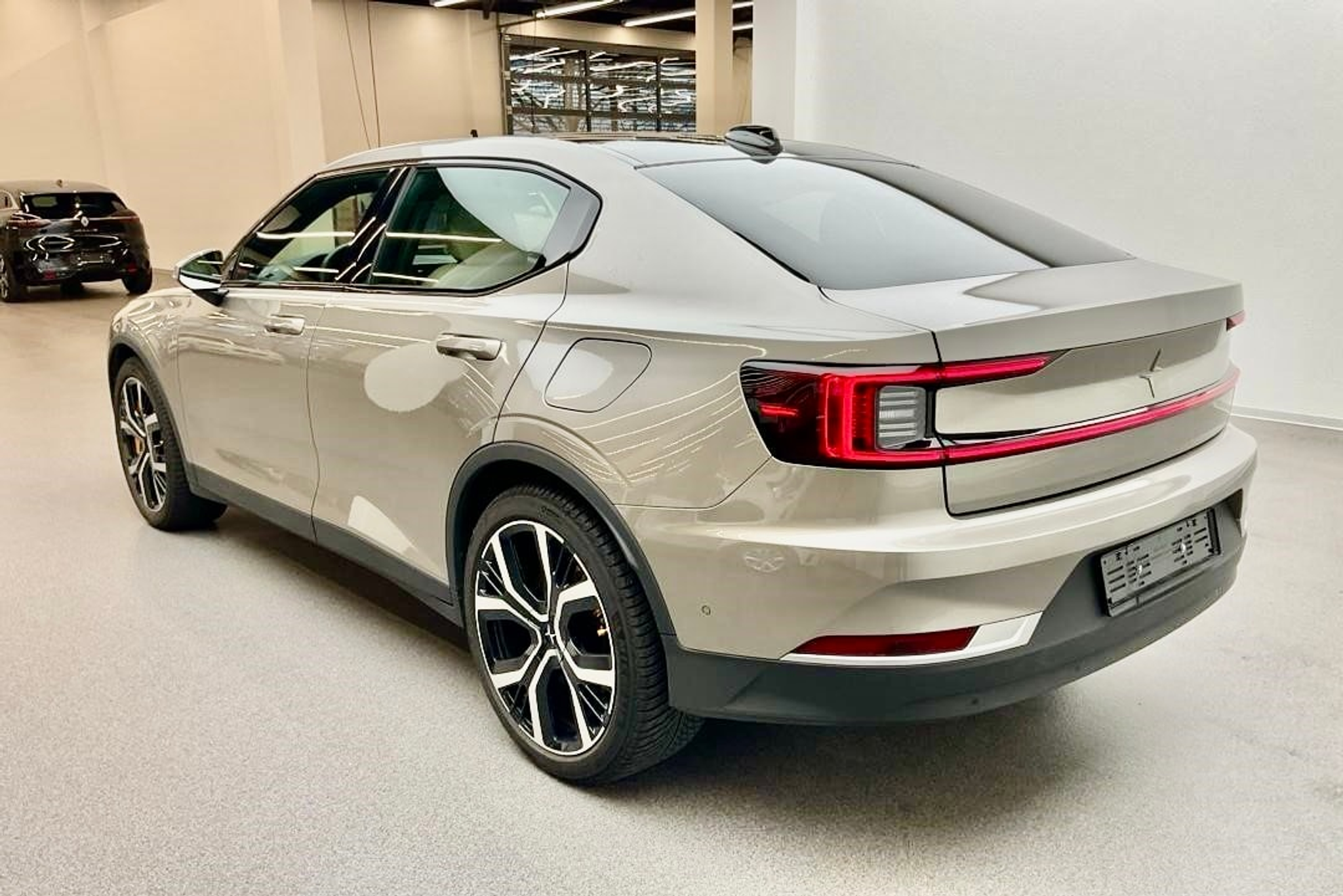 listing desktop thumbnail image 1