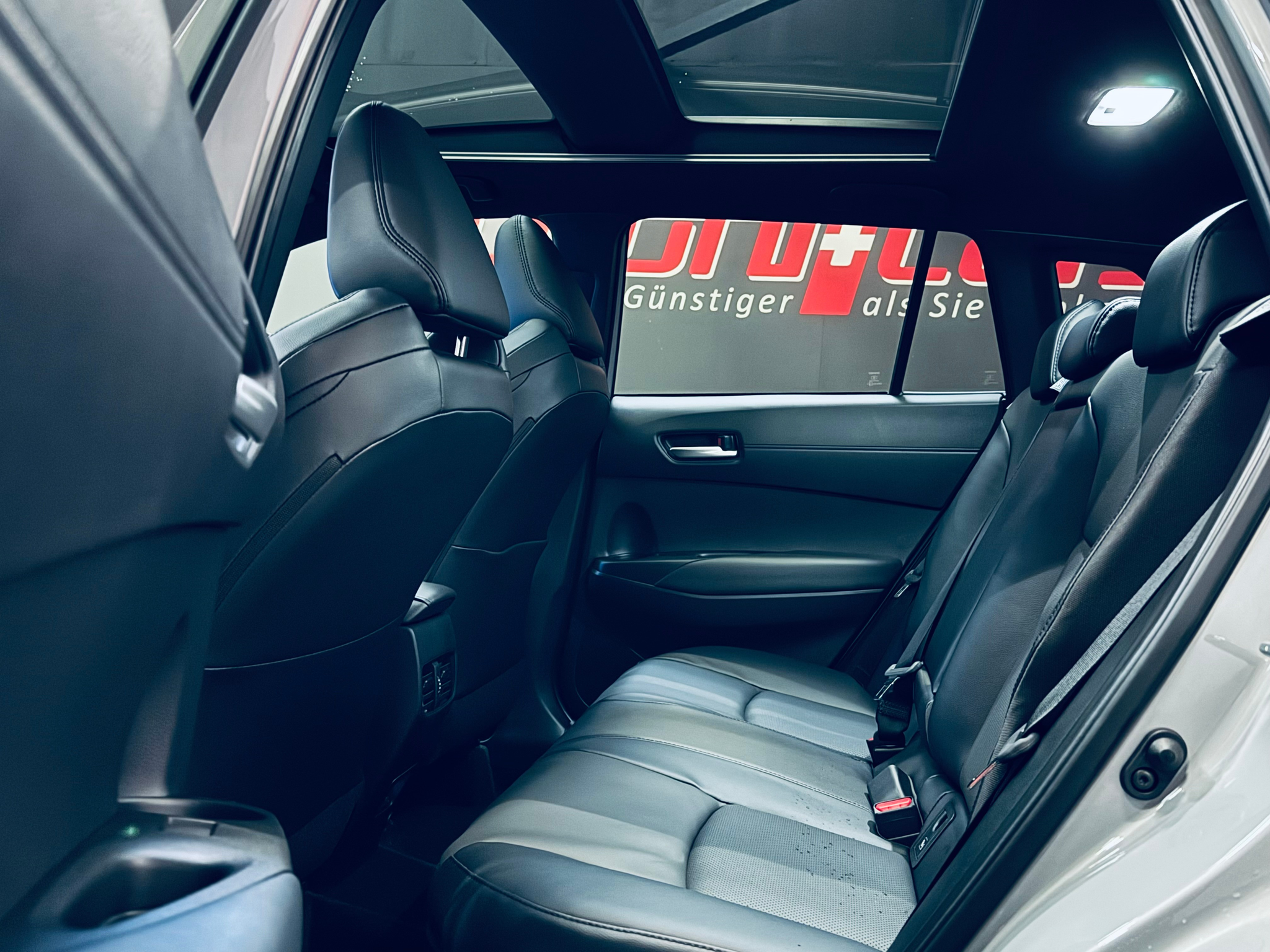 listing desktop thumbnail image 12