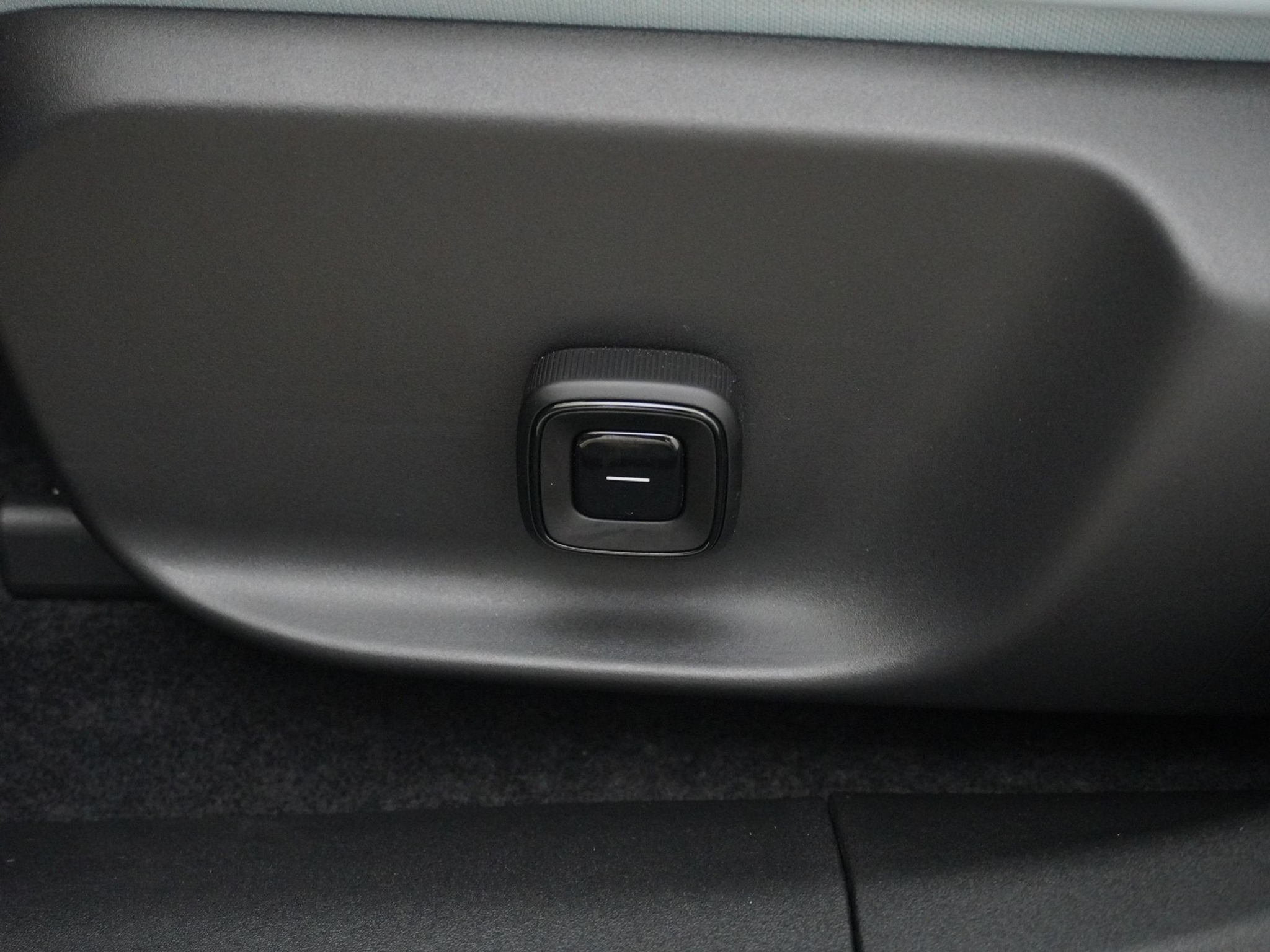 listing desktop thumbnail image 12