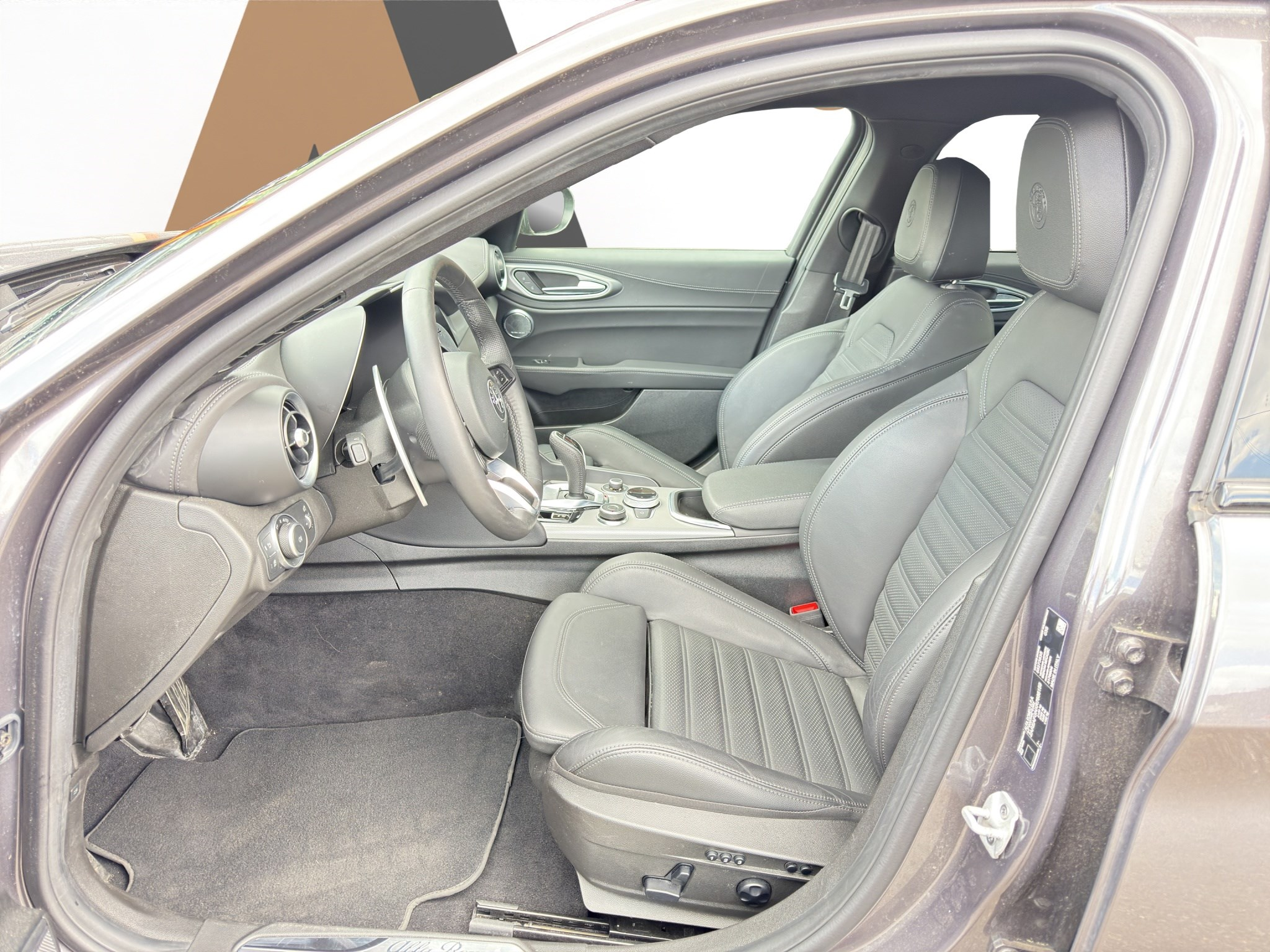 listing desktop thumbnail image 8