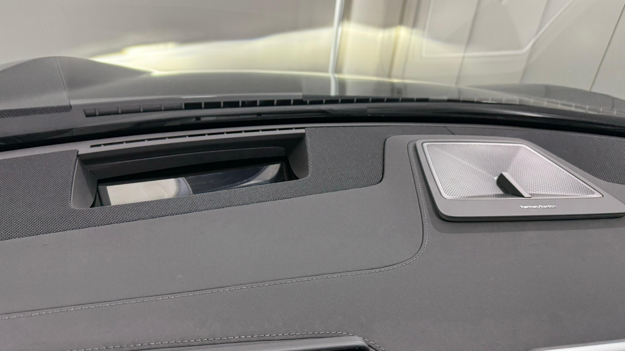 listing desktop thumbnail image 14