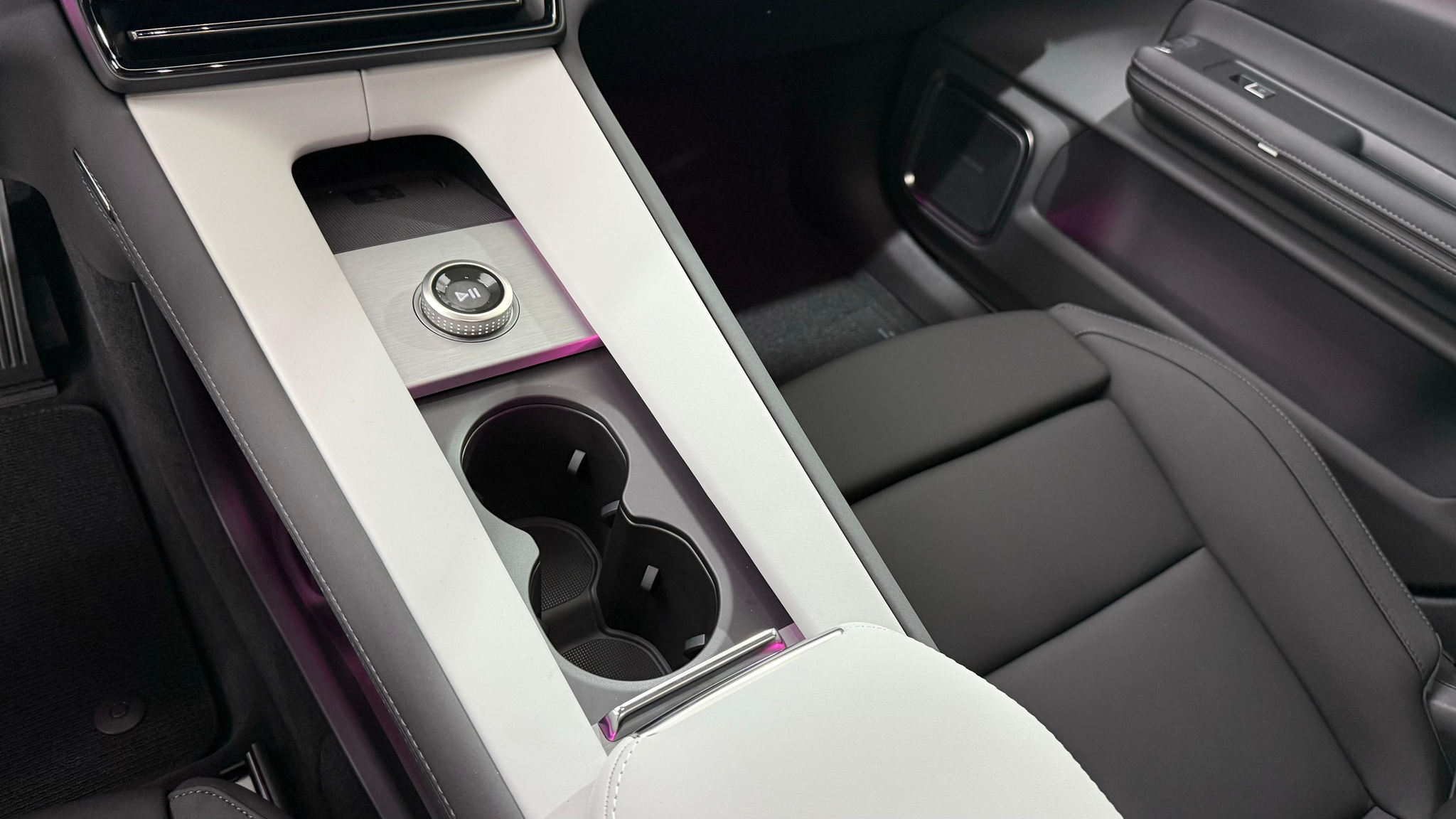 listing desktop thumbnail image 10