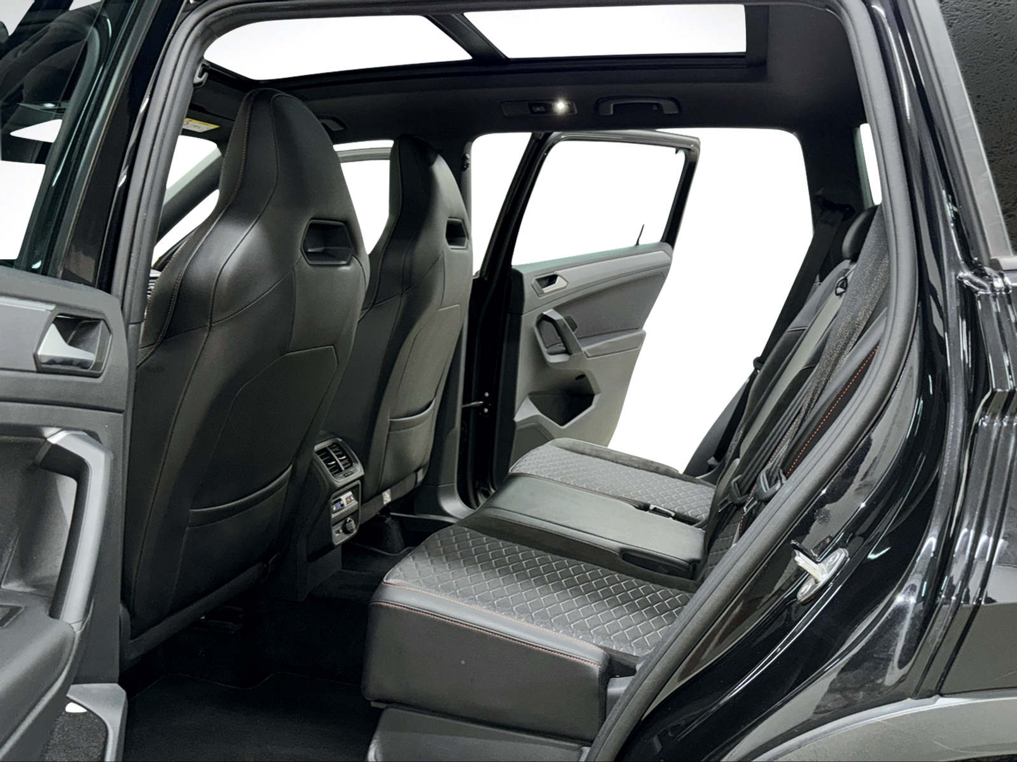 listing desktop thumbnail image 8