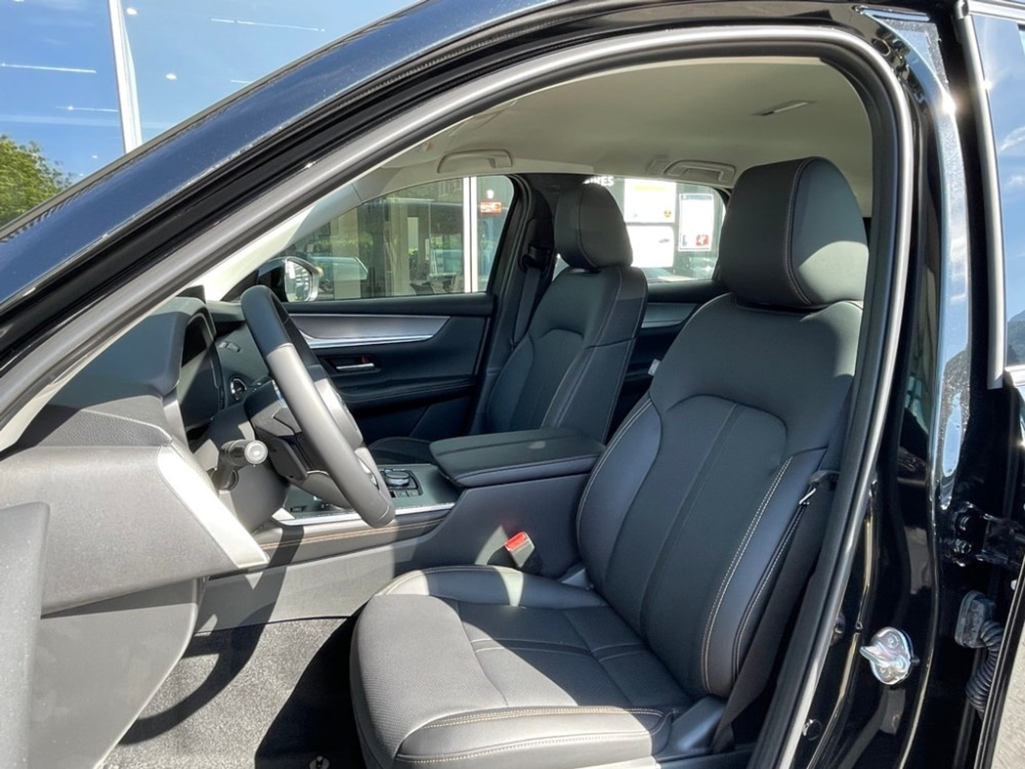 listing desktop thumbnail image 5