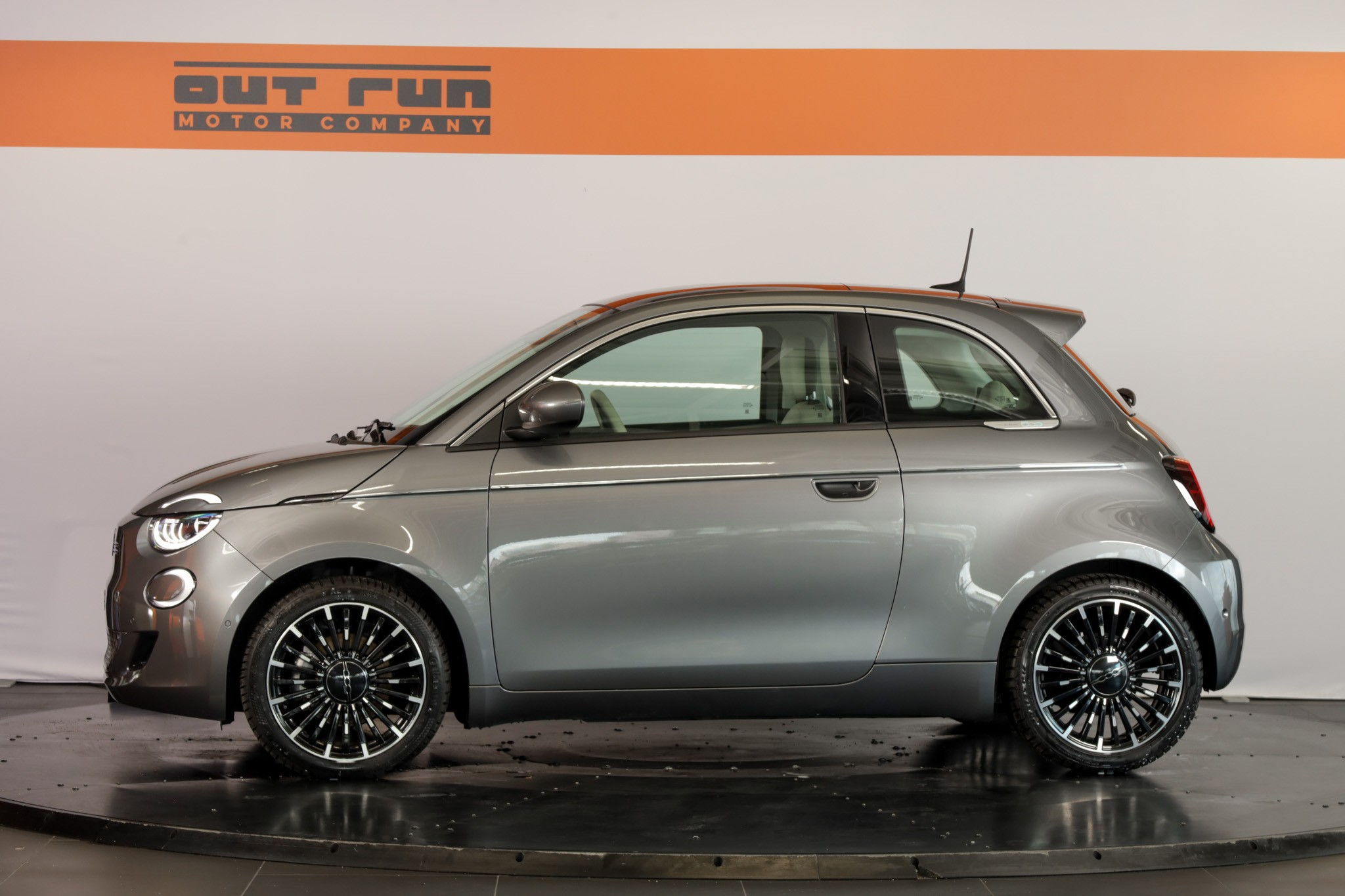 listing desktop thumbnail image 4