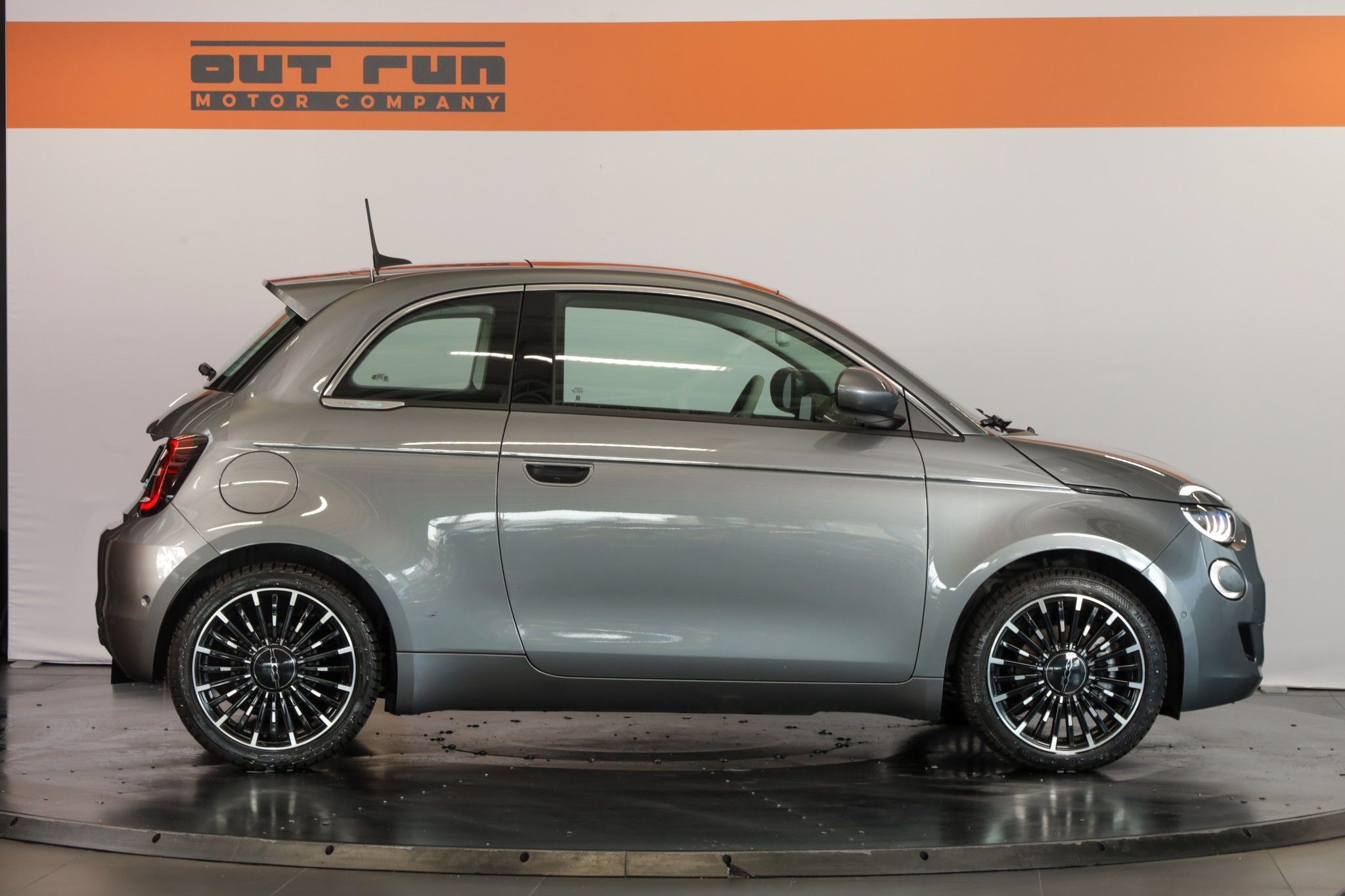 listing desktop thumbnail image 3