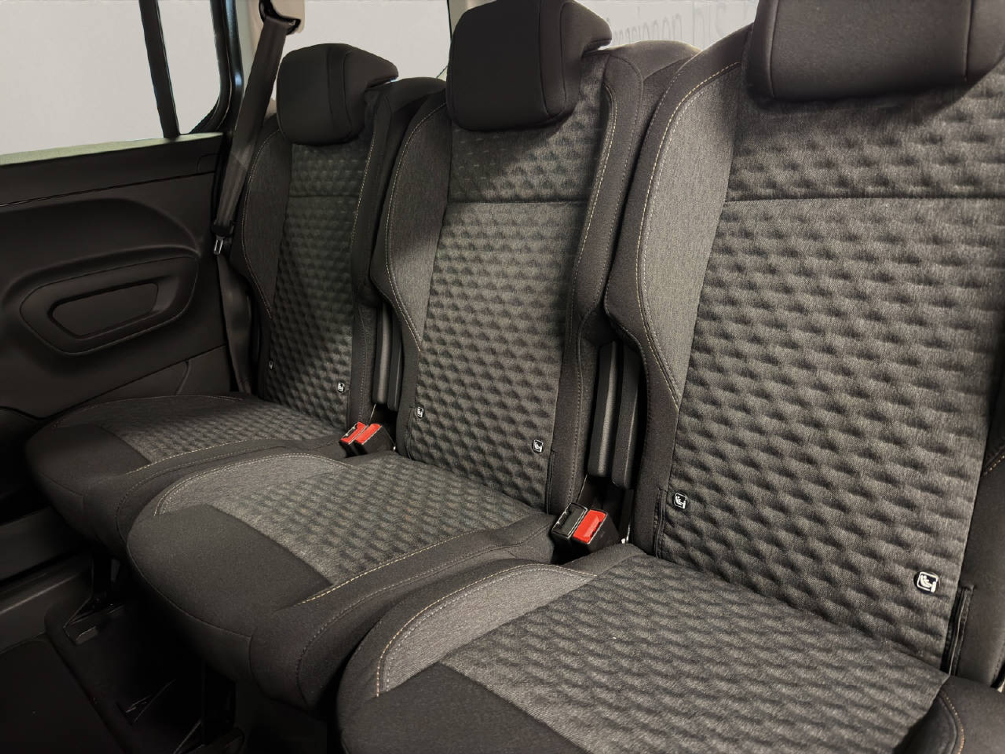 listing desktop thumbnail image 9