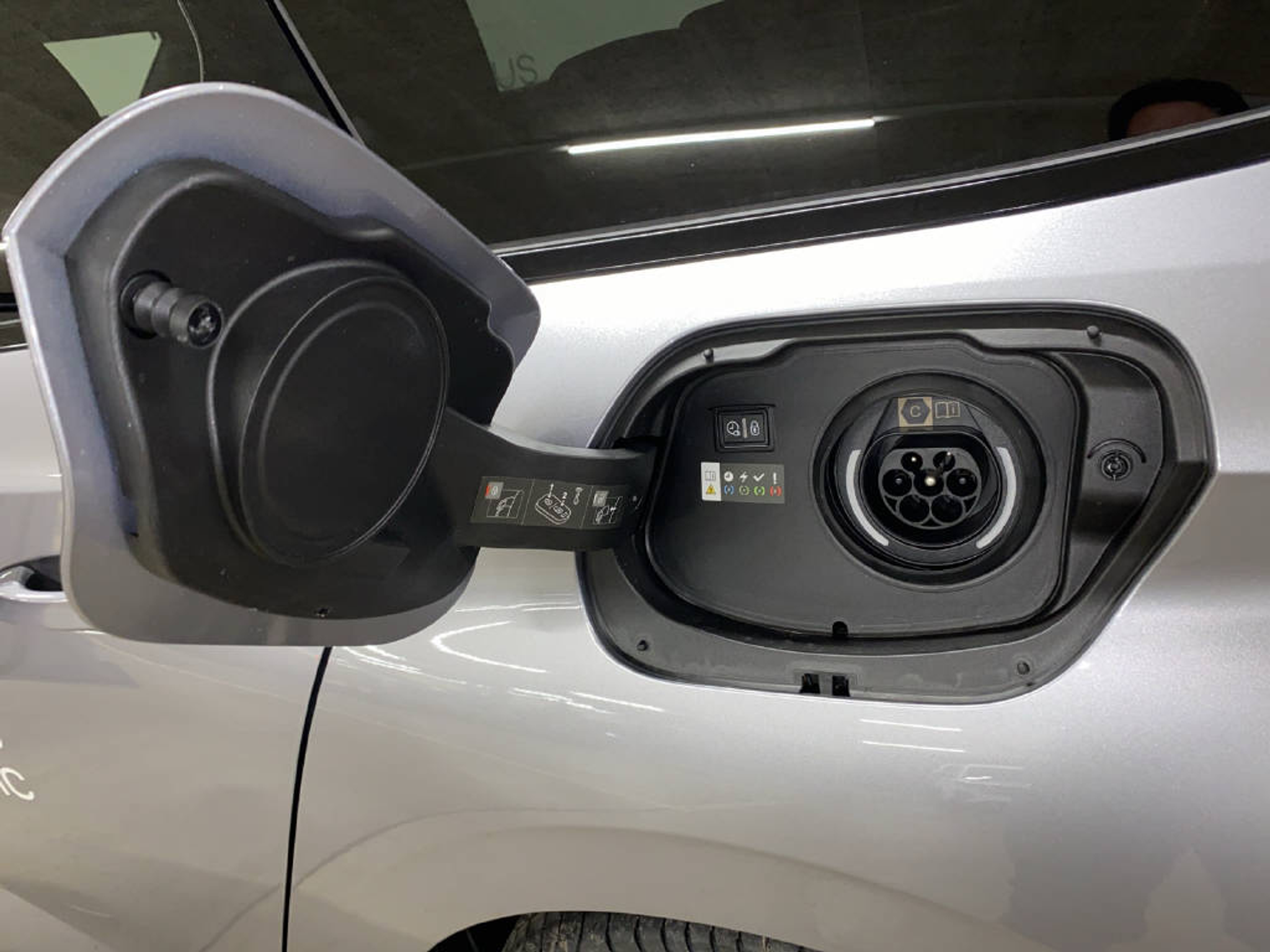 listing desktop thumbnail image 17