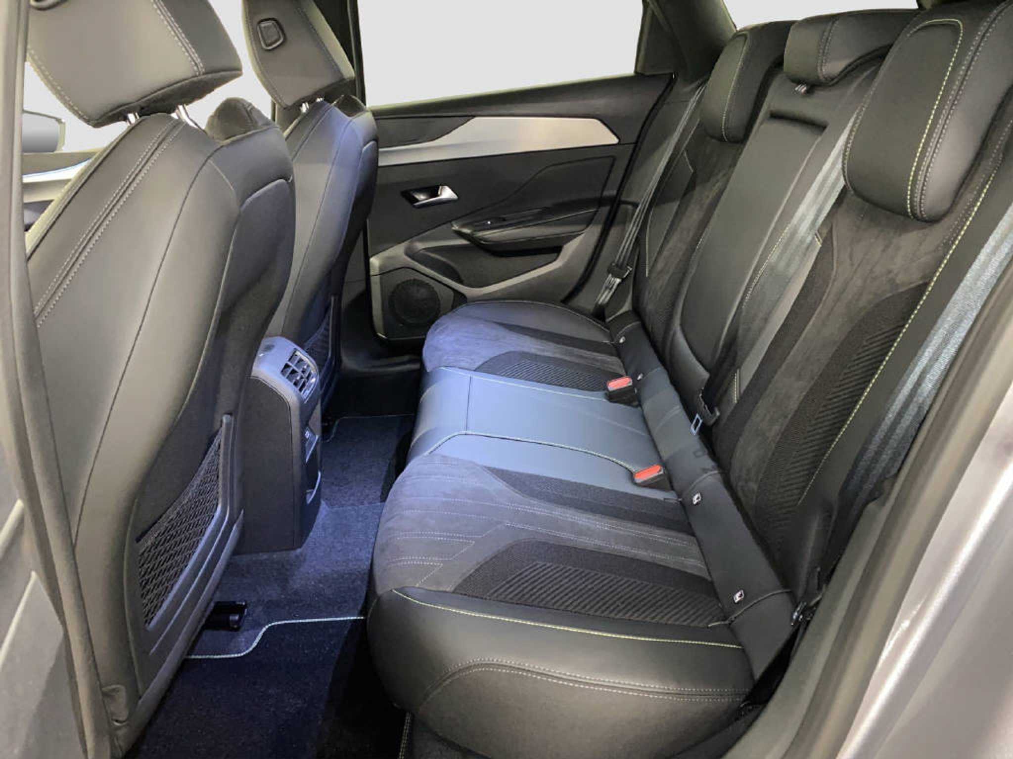 listing desktop thumbnail image 12