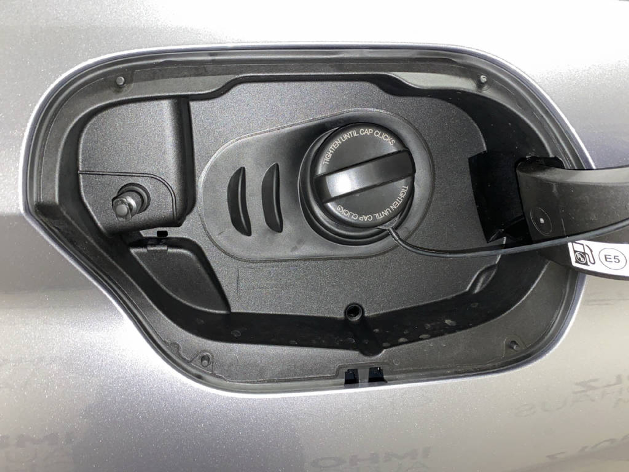 listing desktop thumbnail image 18