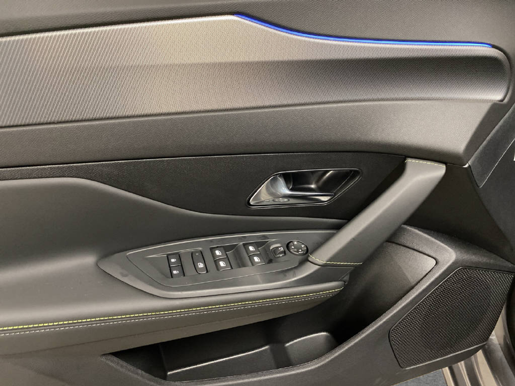 listing desktop thumbnail image 11