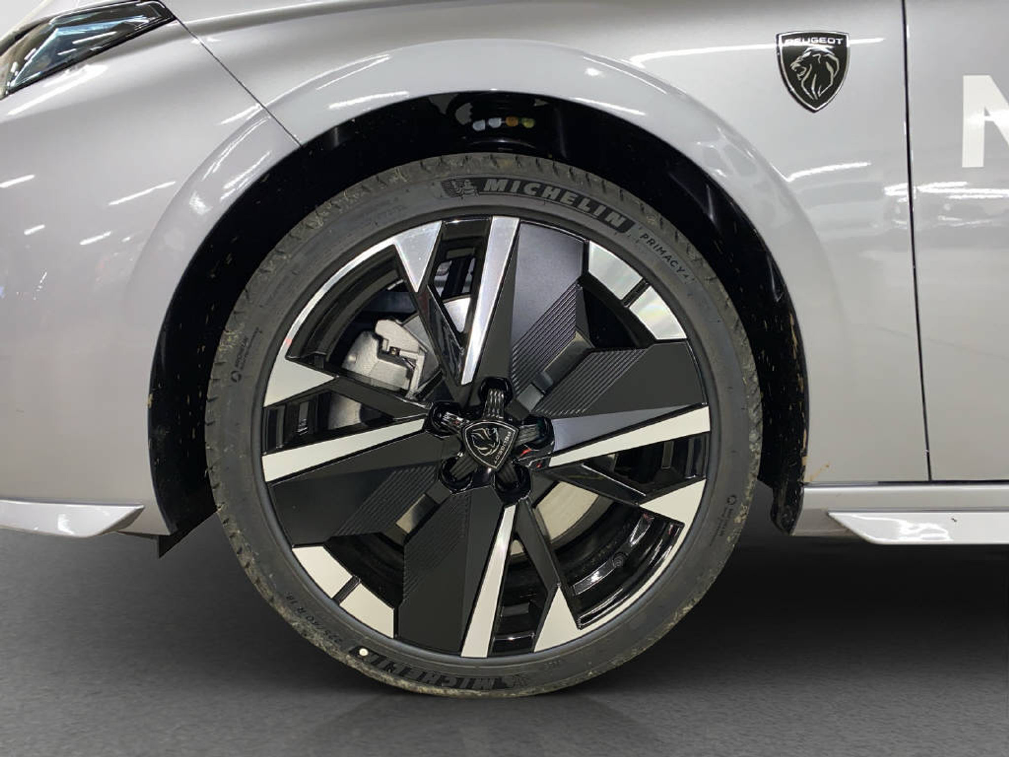 listing desktop thumbnail image 14