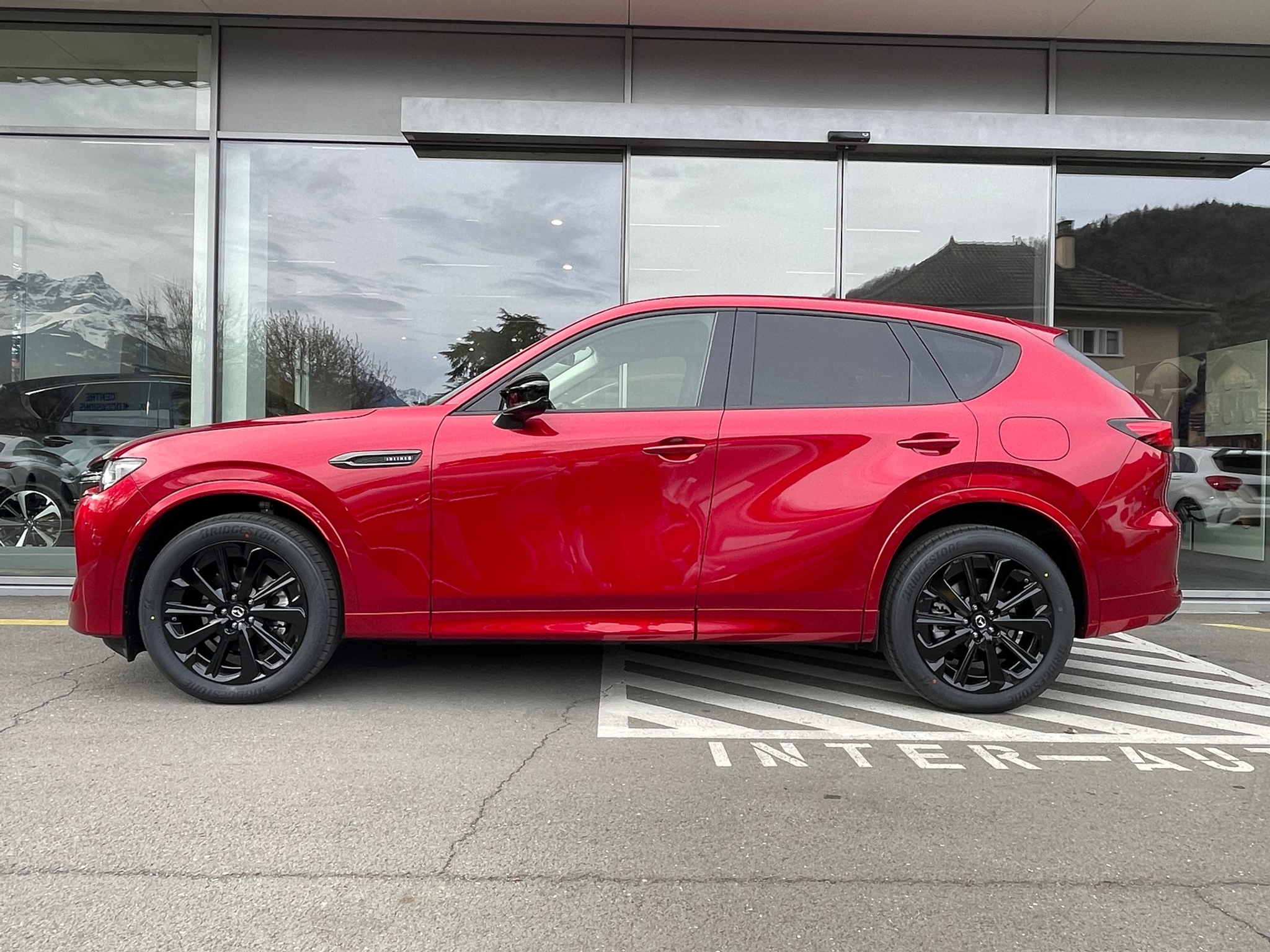 listing desktop thumbnail image 3