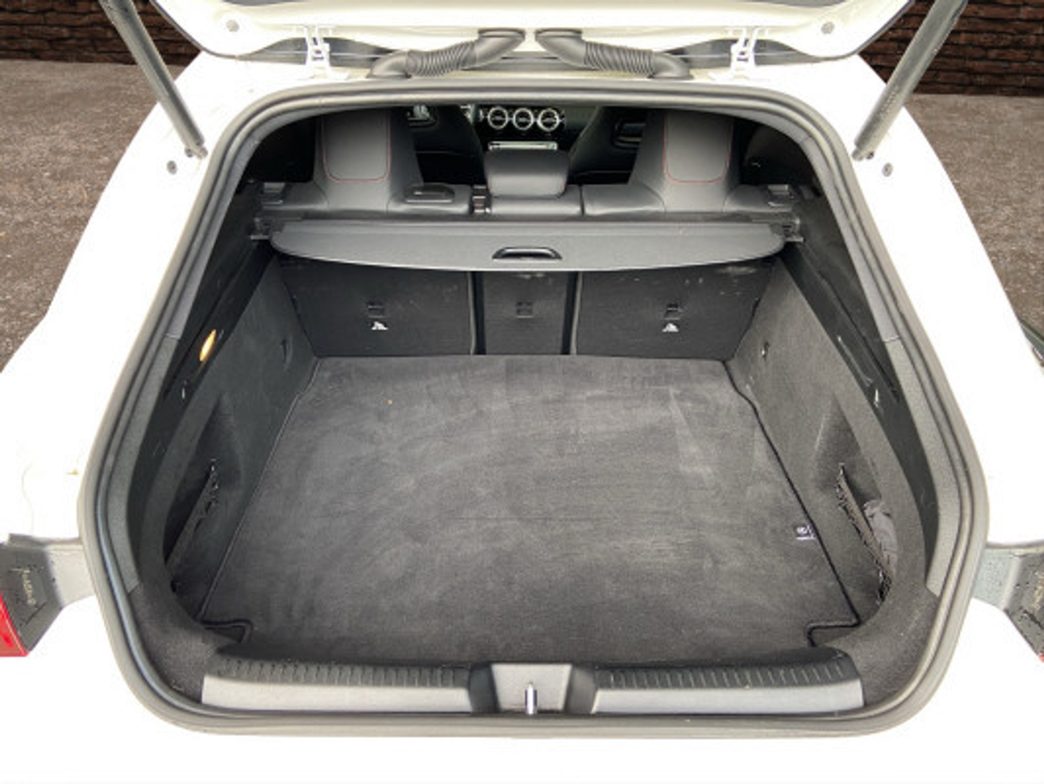 listing desktop thumbnail image 7