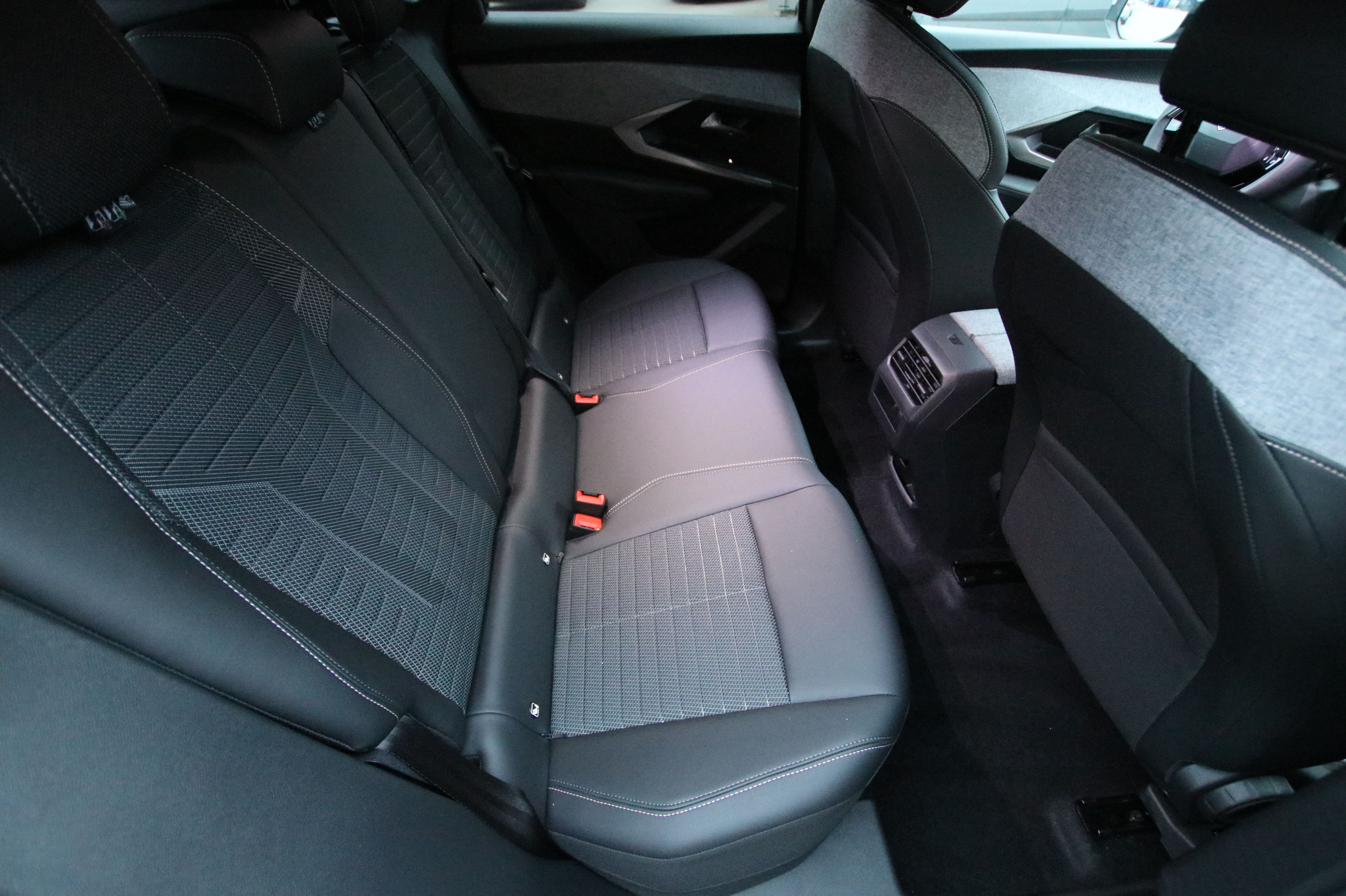 listing desktop thumbnail image 14