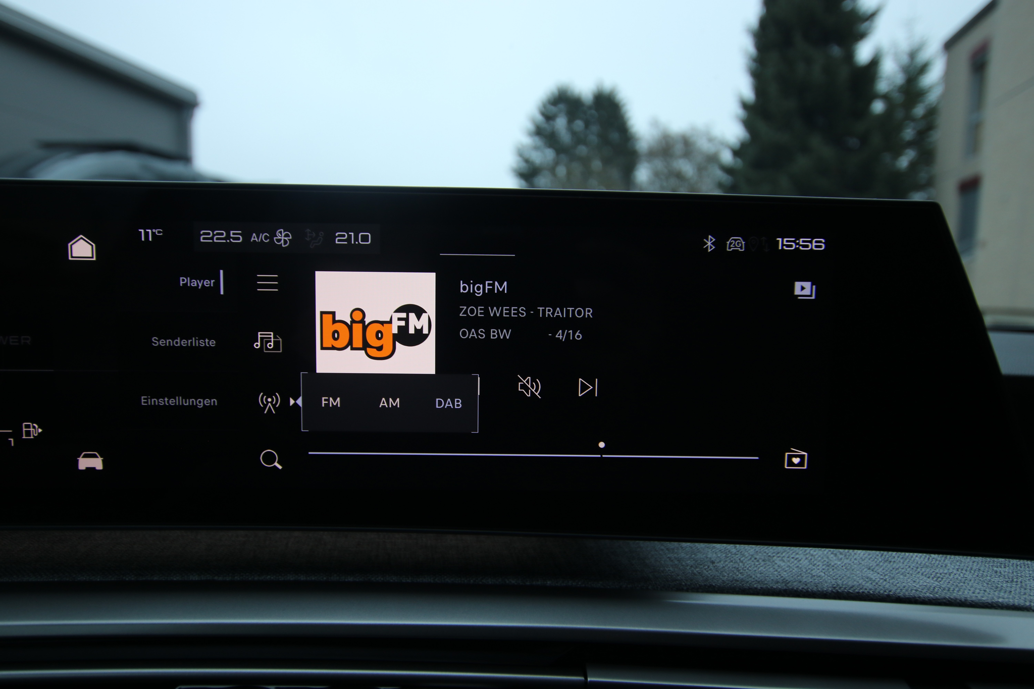 listing desktop thumbnail image 18