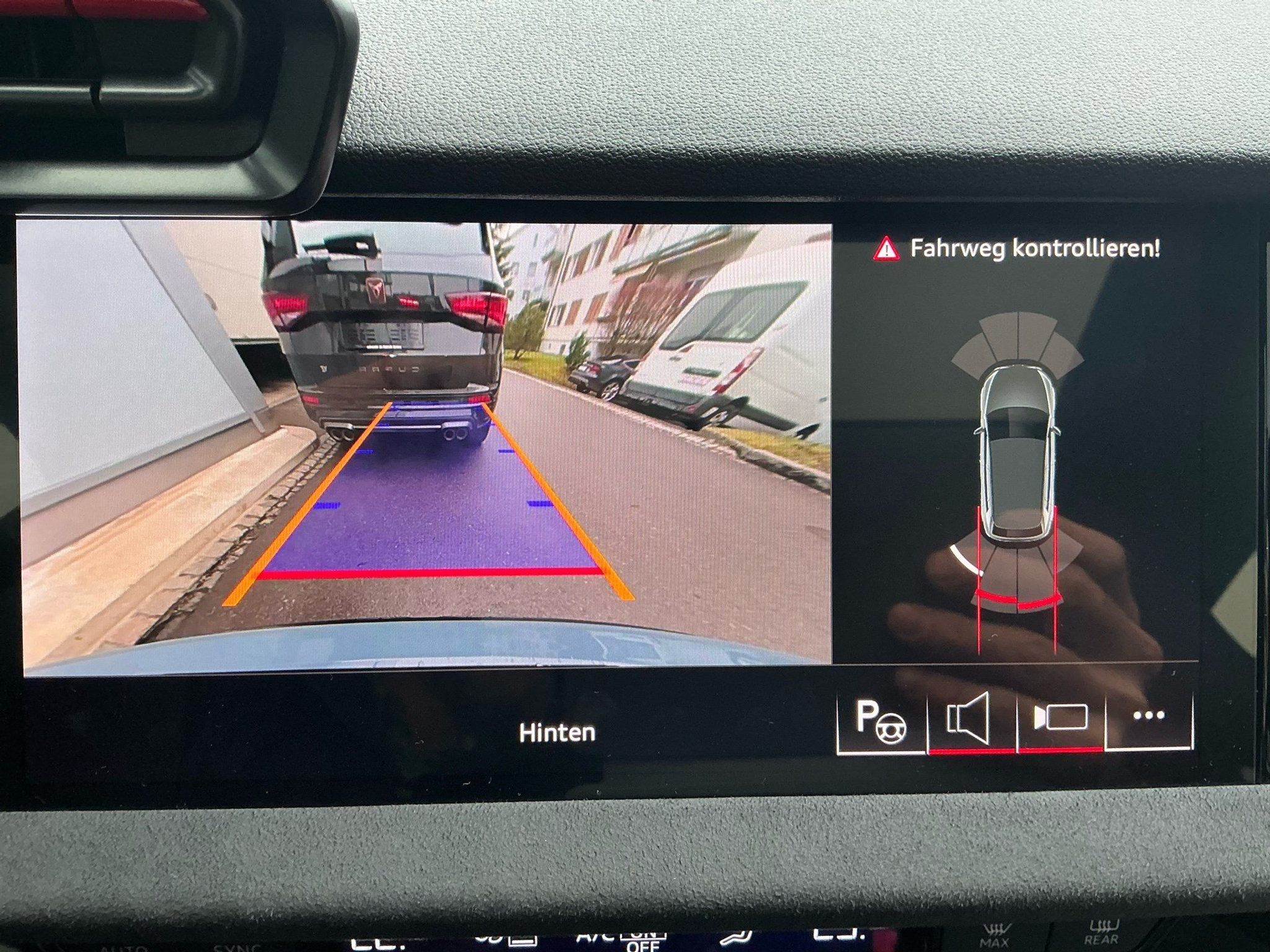 listing desktop thumbnail image 19