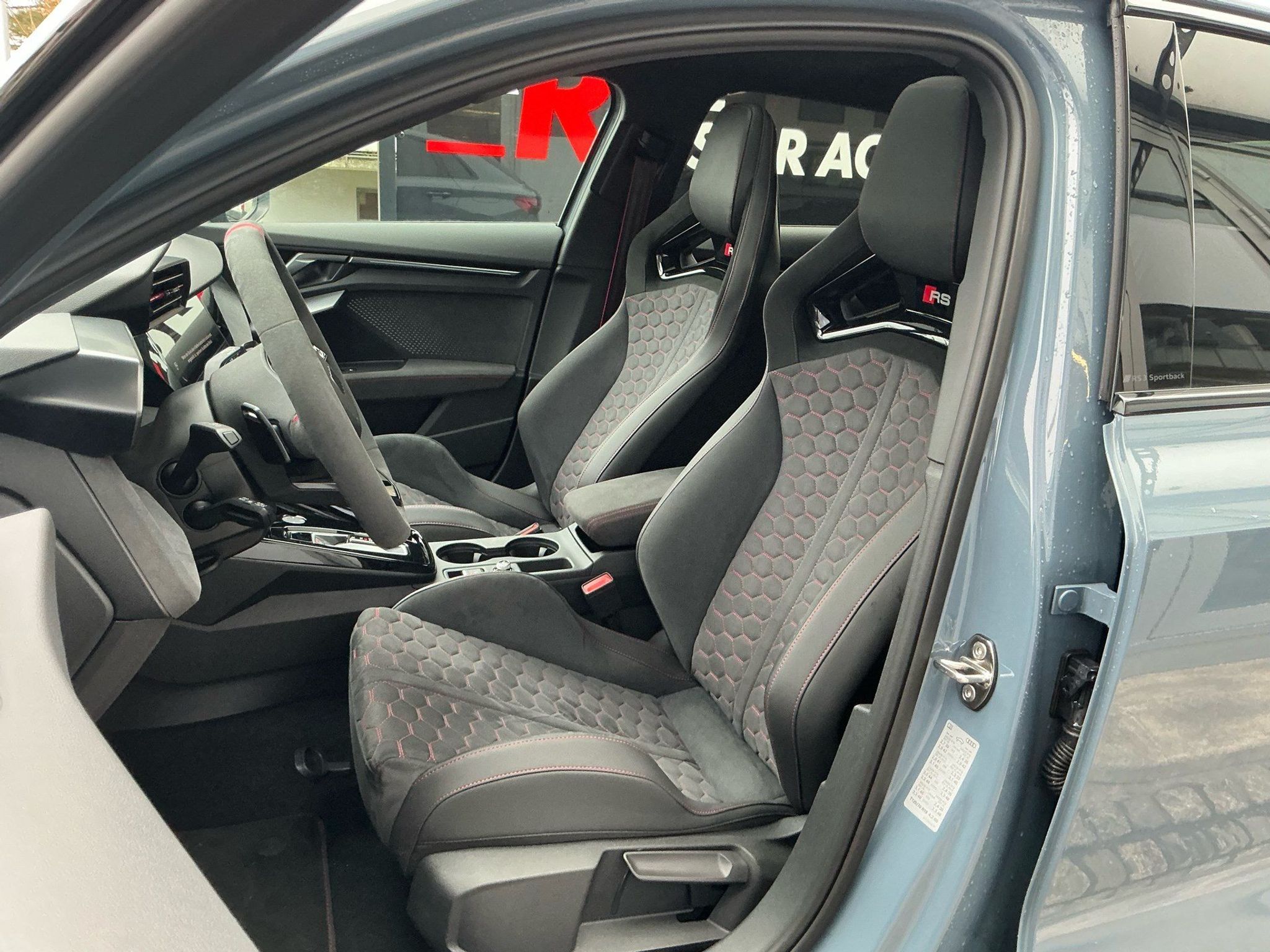 listing desktop thumbnail image 7