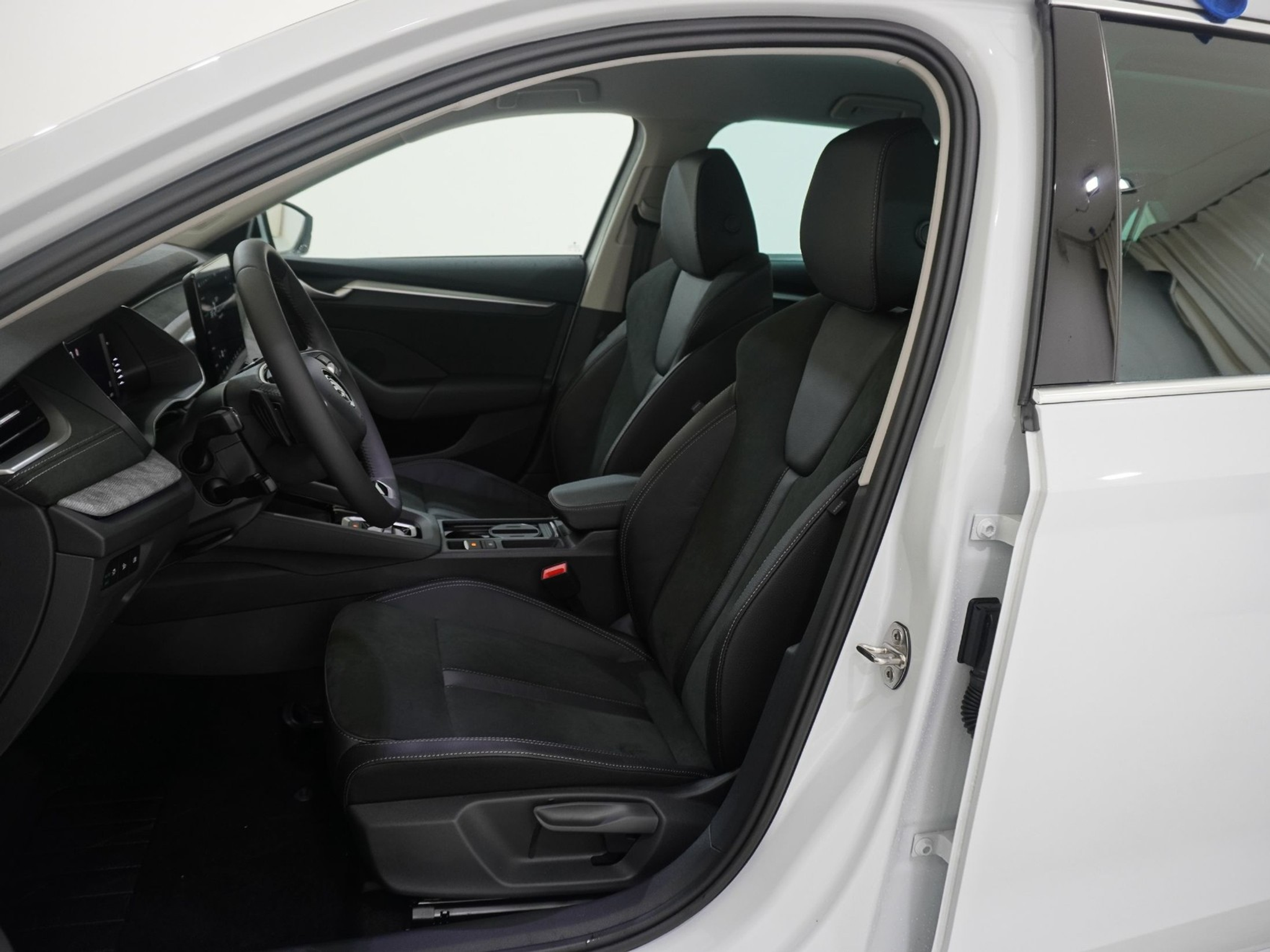 listing desktop thumbnail image 13