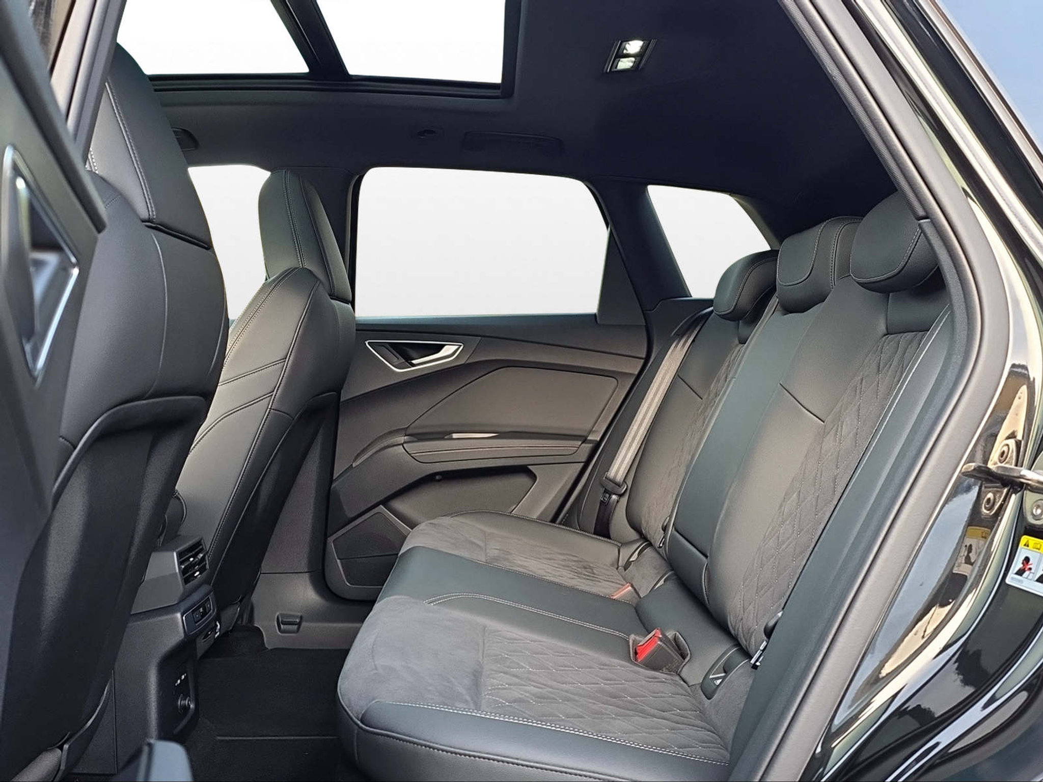 listing desktop thumbnail image 10