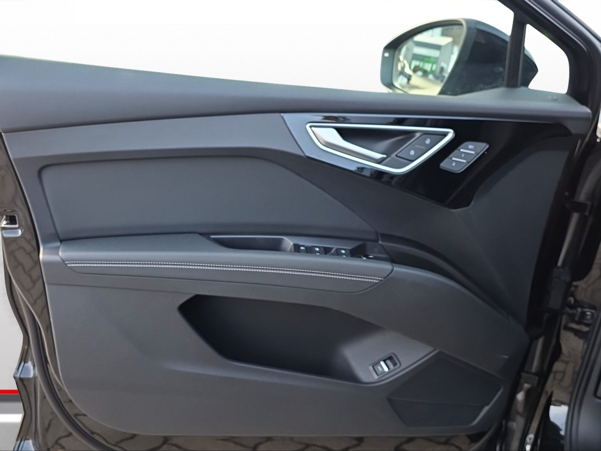 listing desktop thumbnail image 9