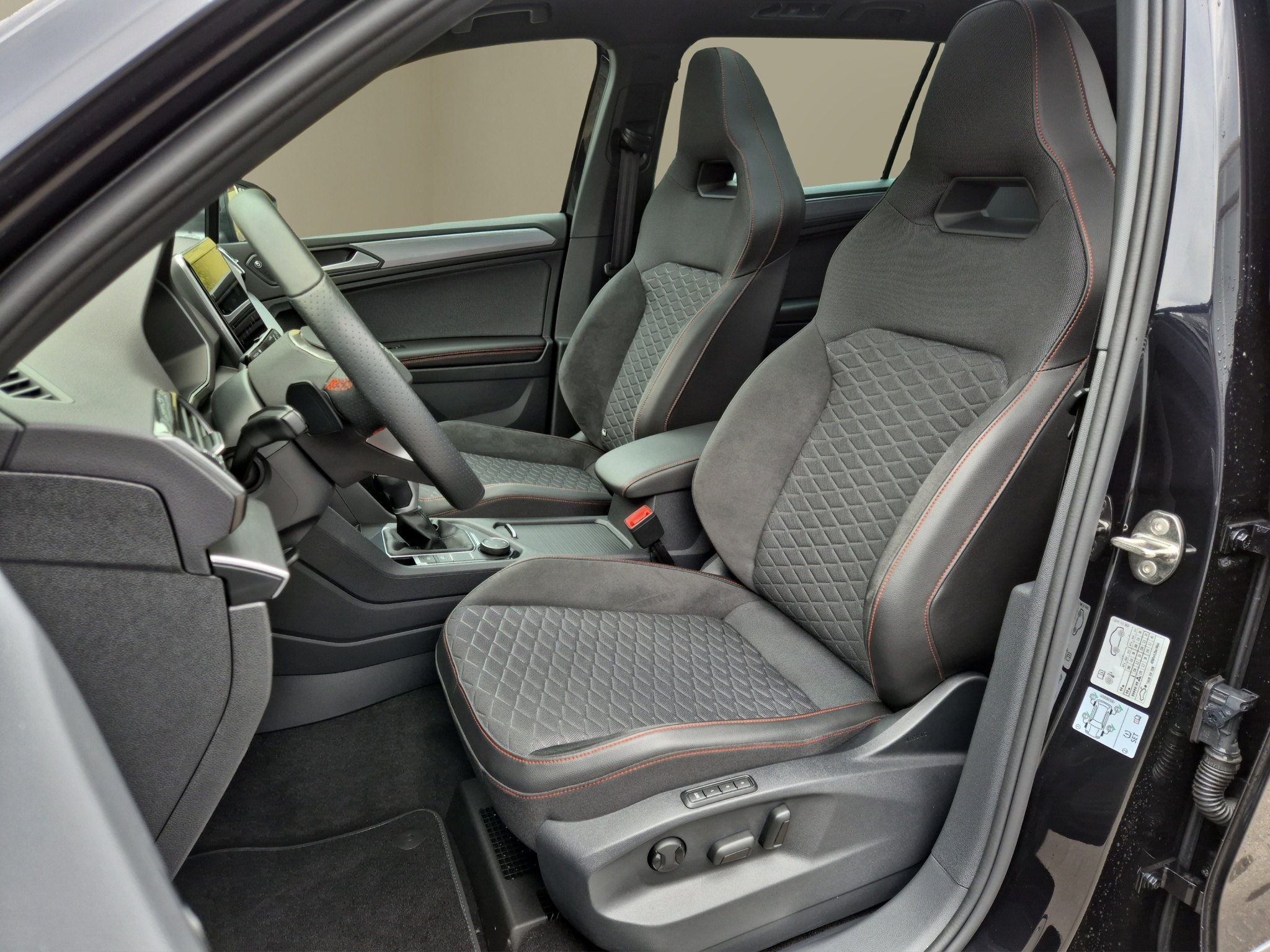 listing desktop thumbnail image 8