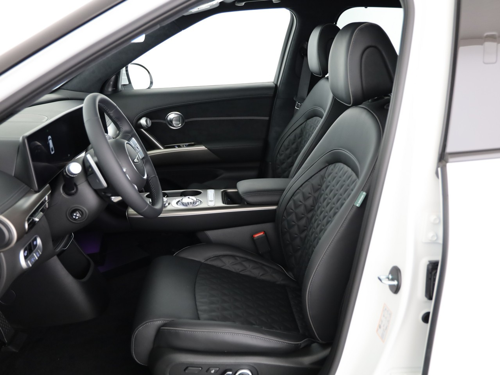 listing desktop thumbnail image 3