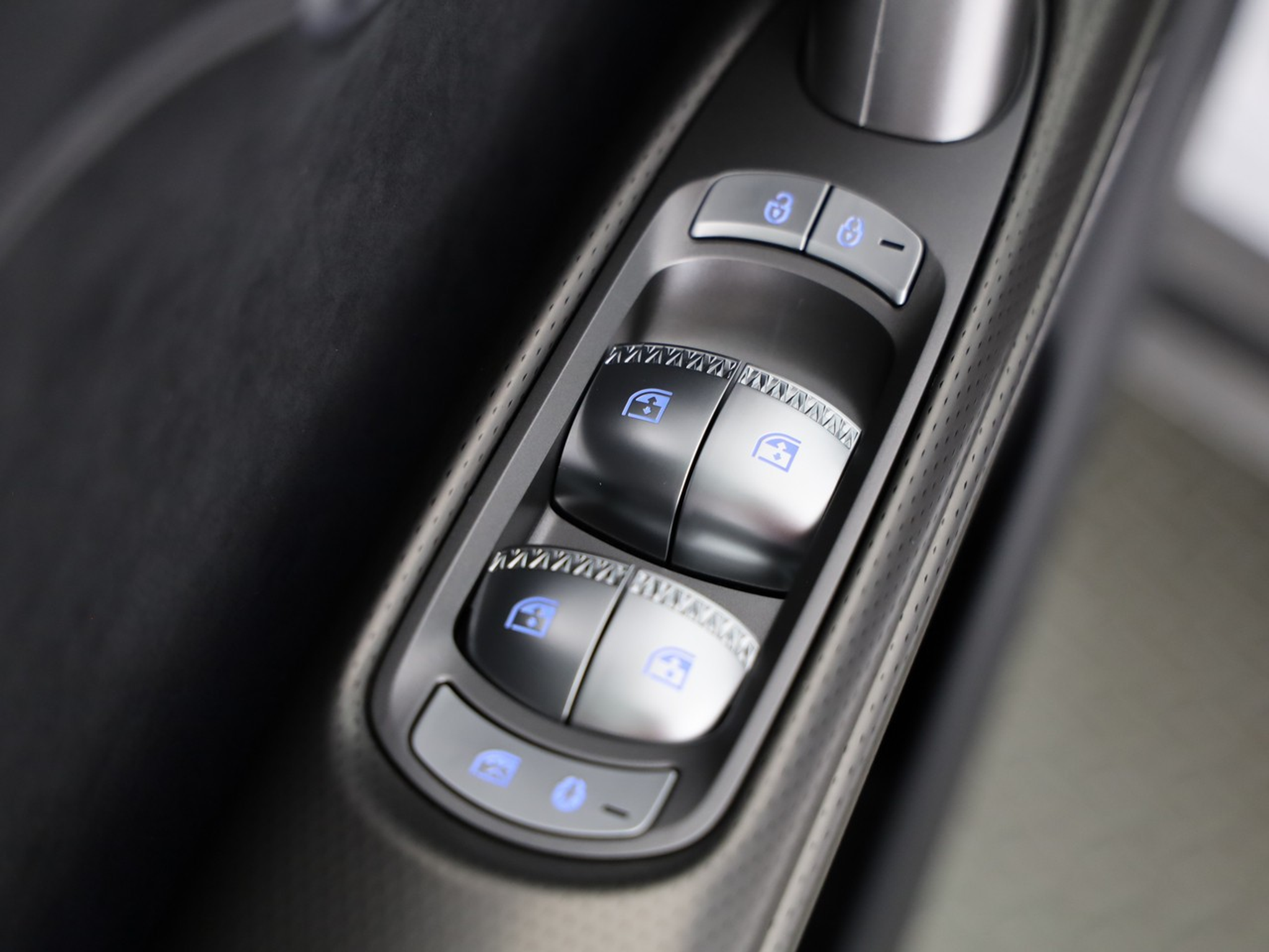 listing desktop thumbnail image 13