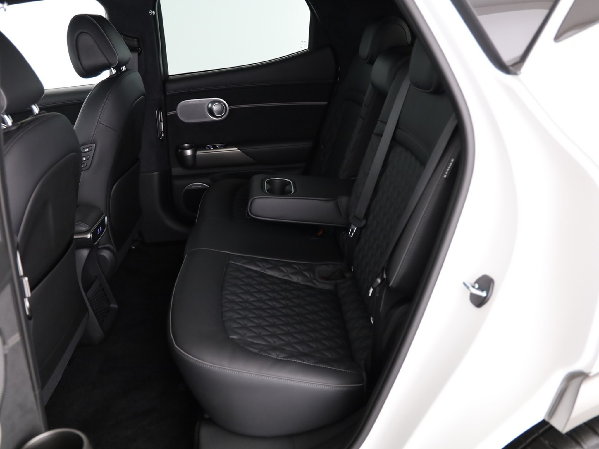 listing desktop thumbnail image 17