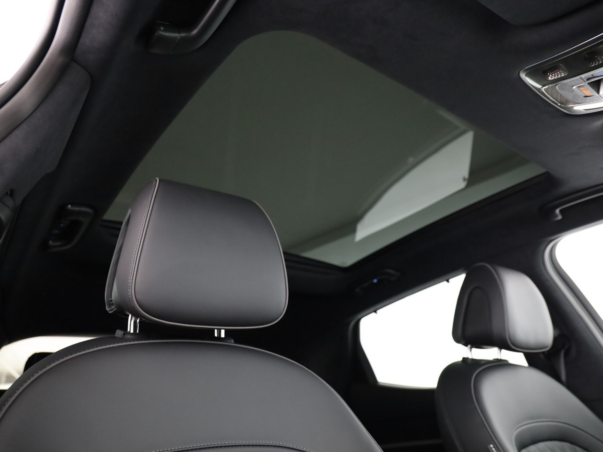 listing desktop thumbnail image 18