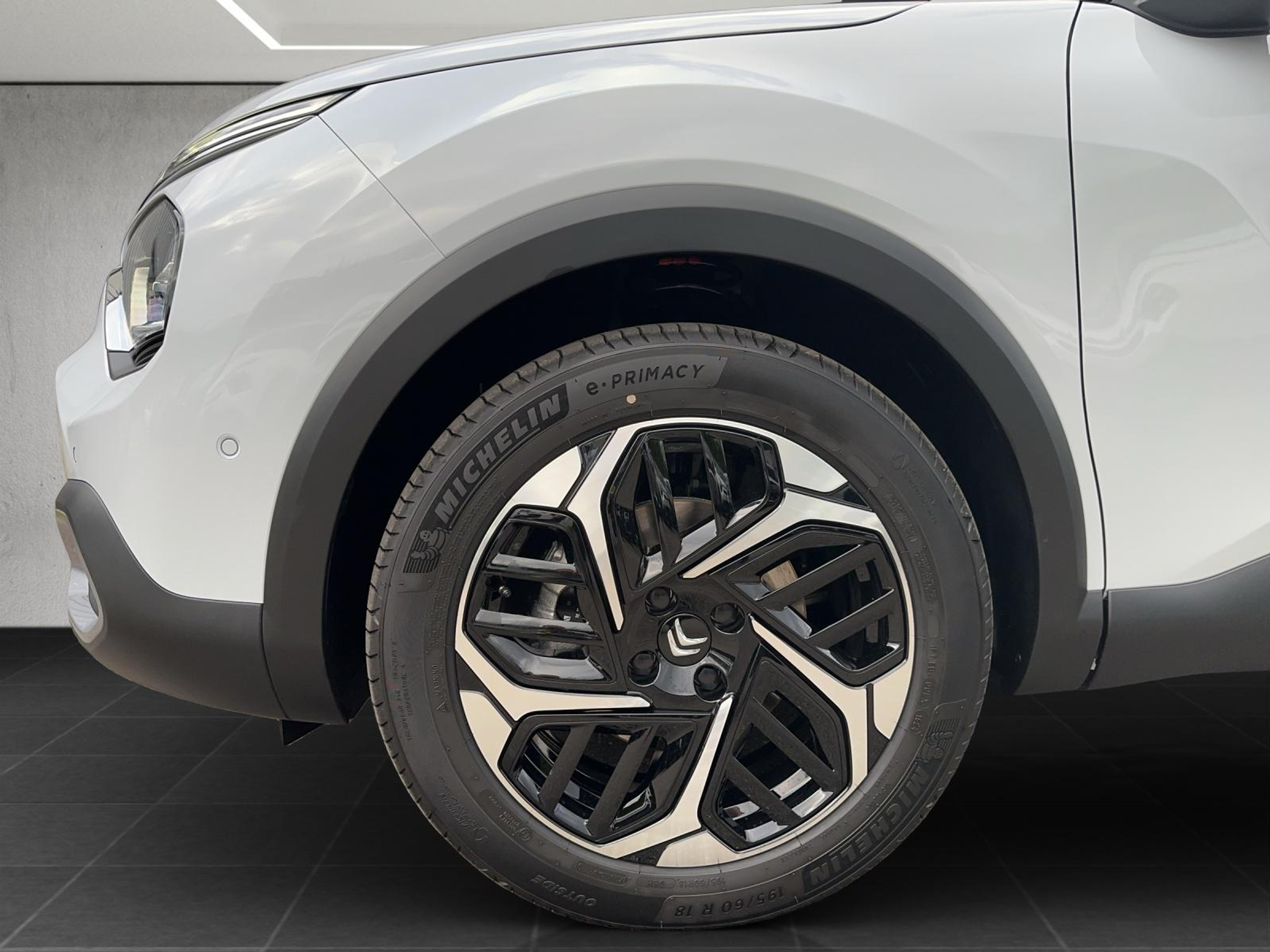 listing desktop thumbnail image 17