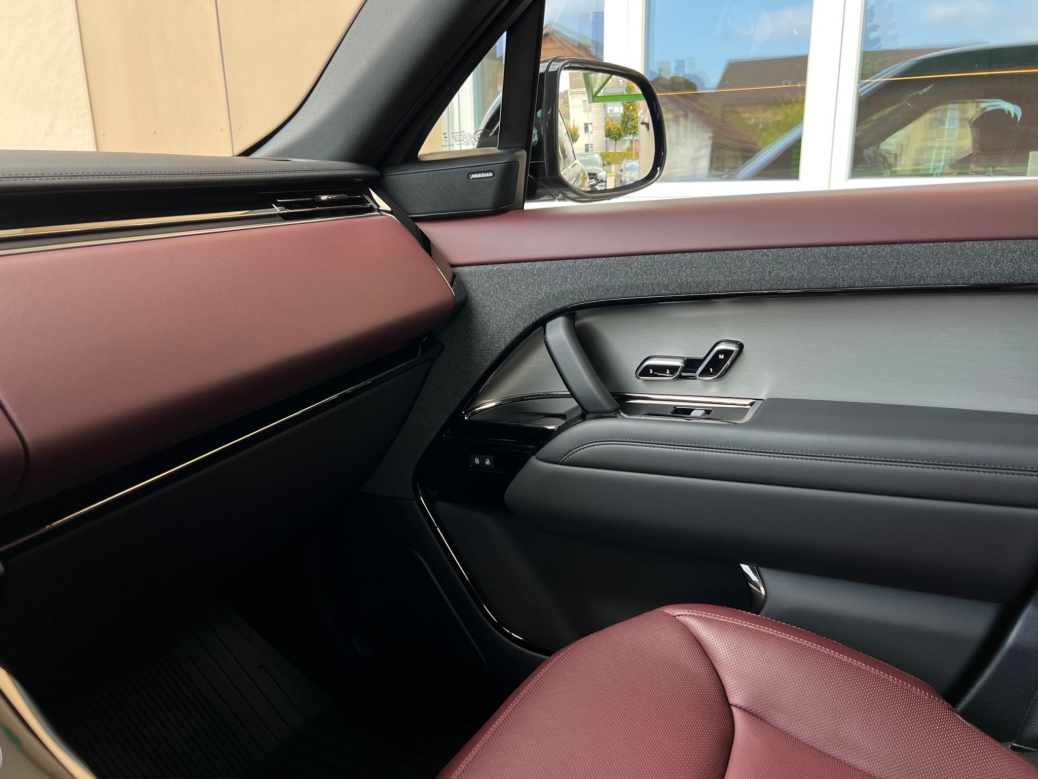 listing desktop thumbnail image 24