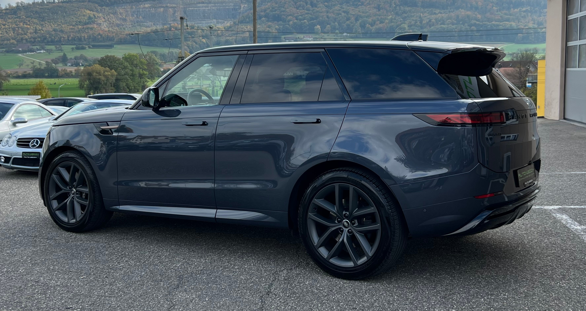 listing desktop thumbnail image 6