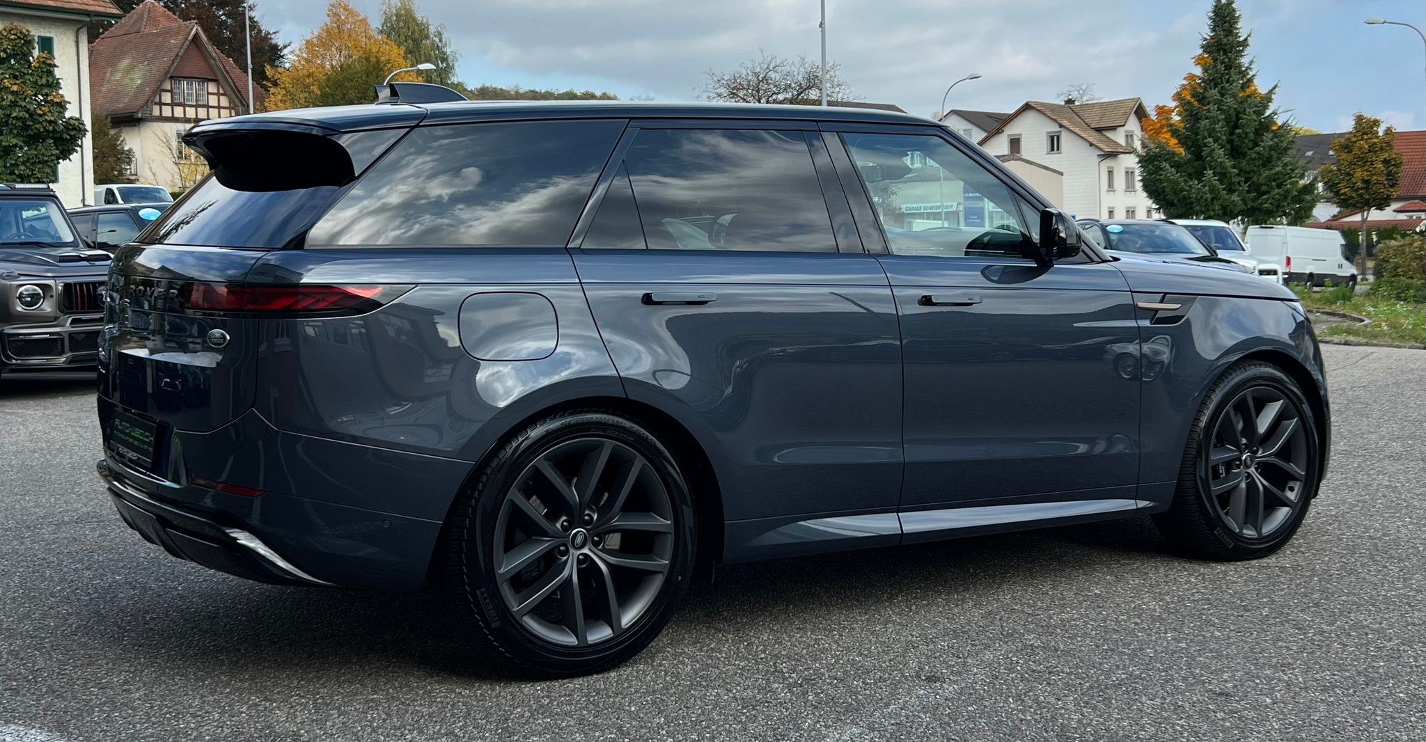 listing desktop thumbnail image 4