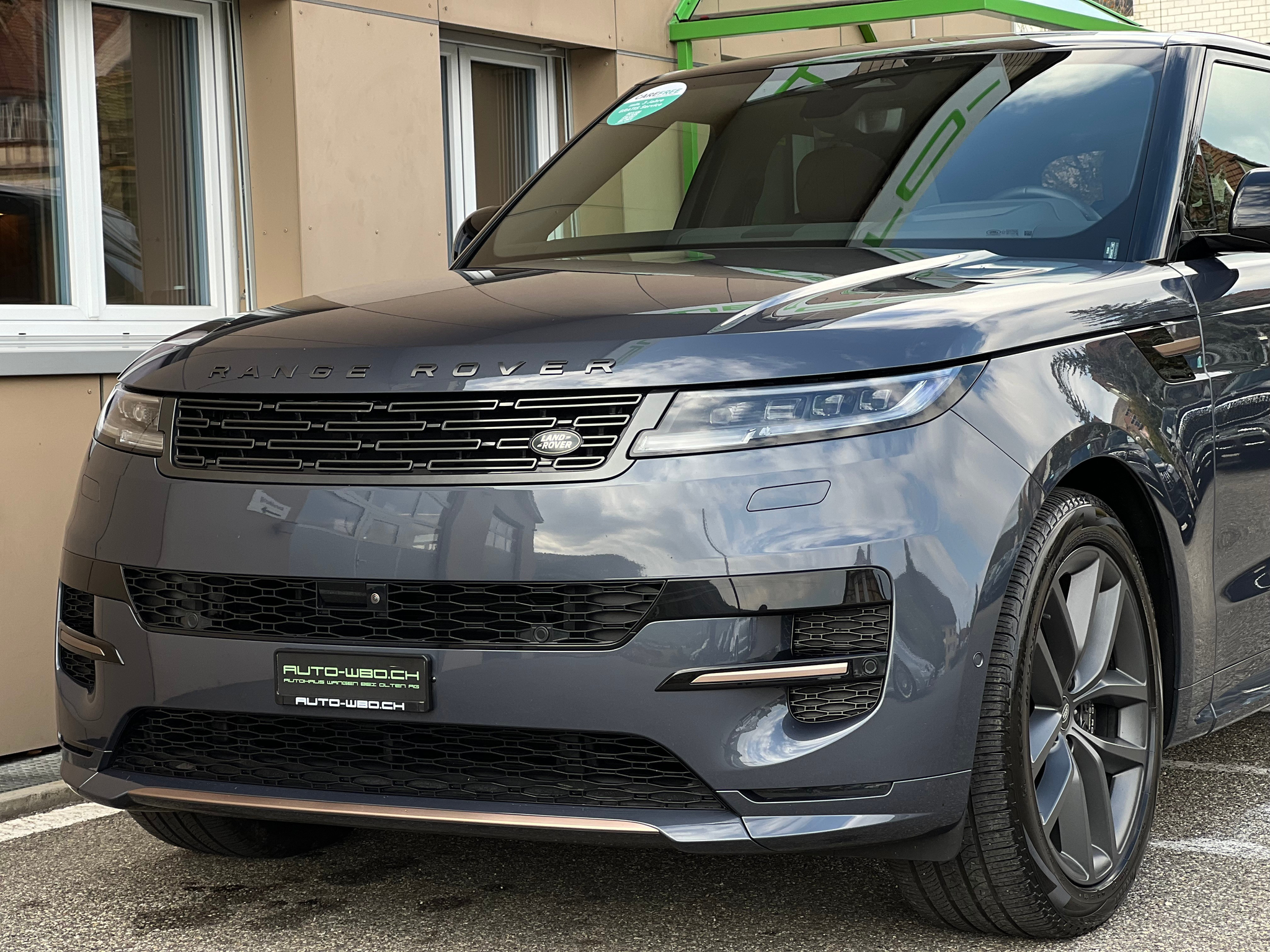 listing desktop thumbnail image 9