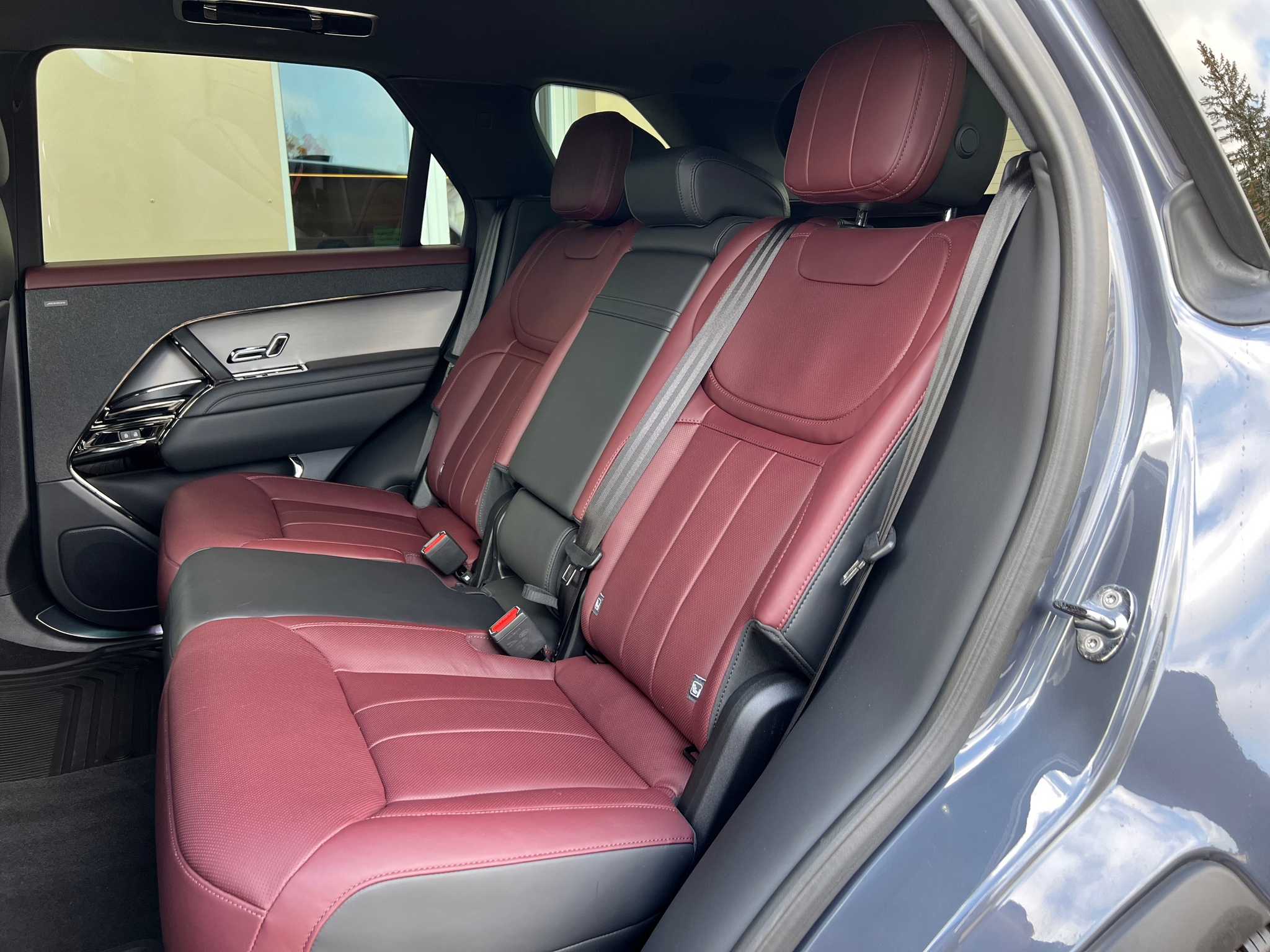 listing desktop thumbnail image 26