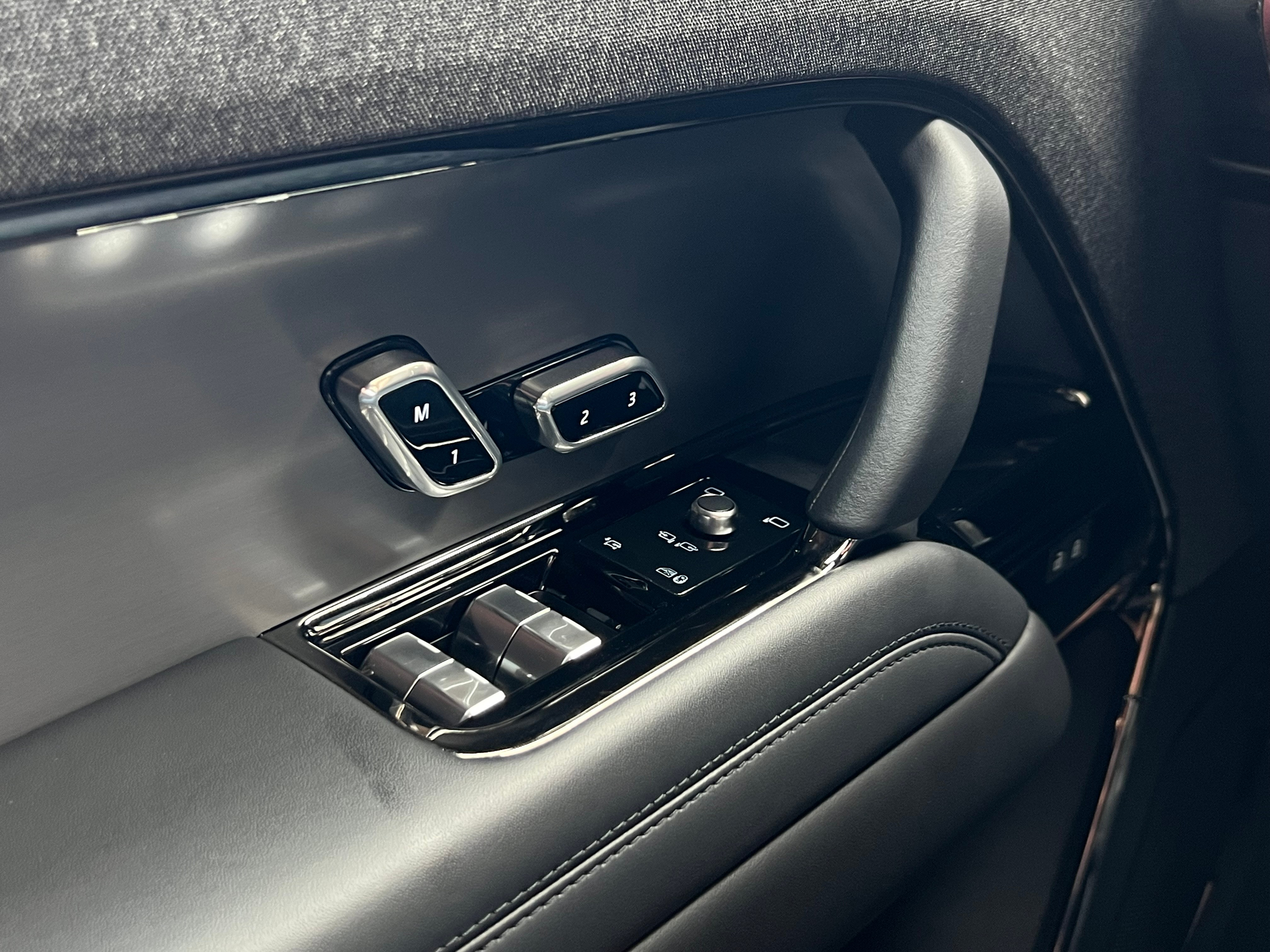 listing desktop thumbnail image 23