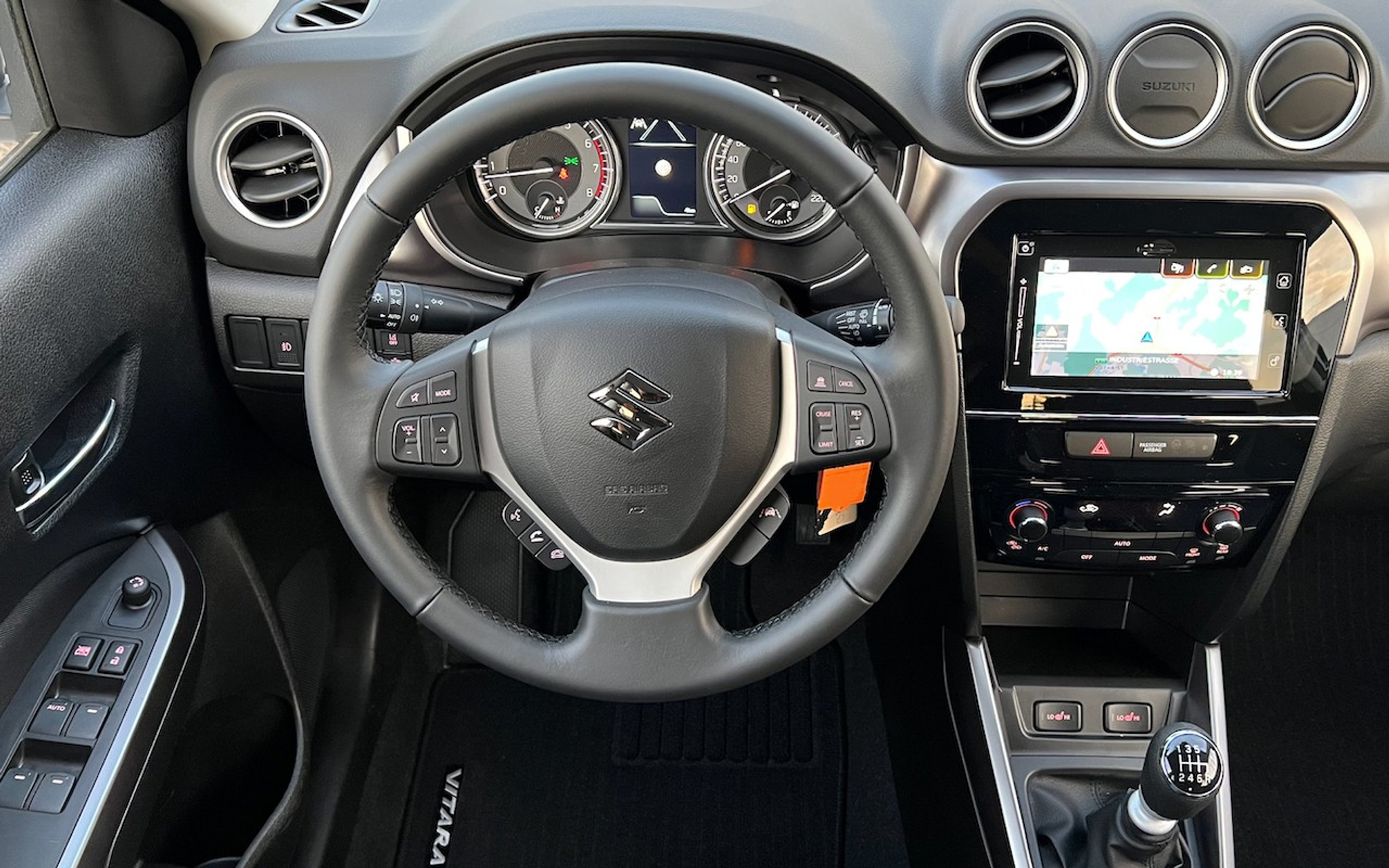 listing desktop thumbnail image 11