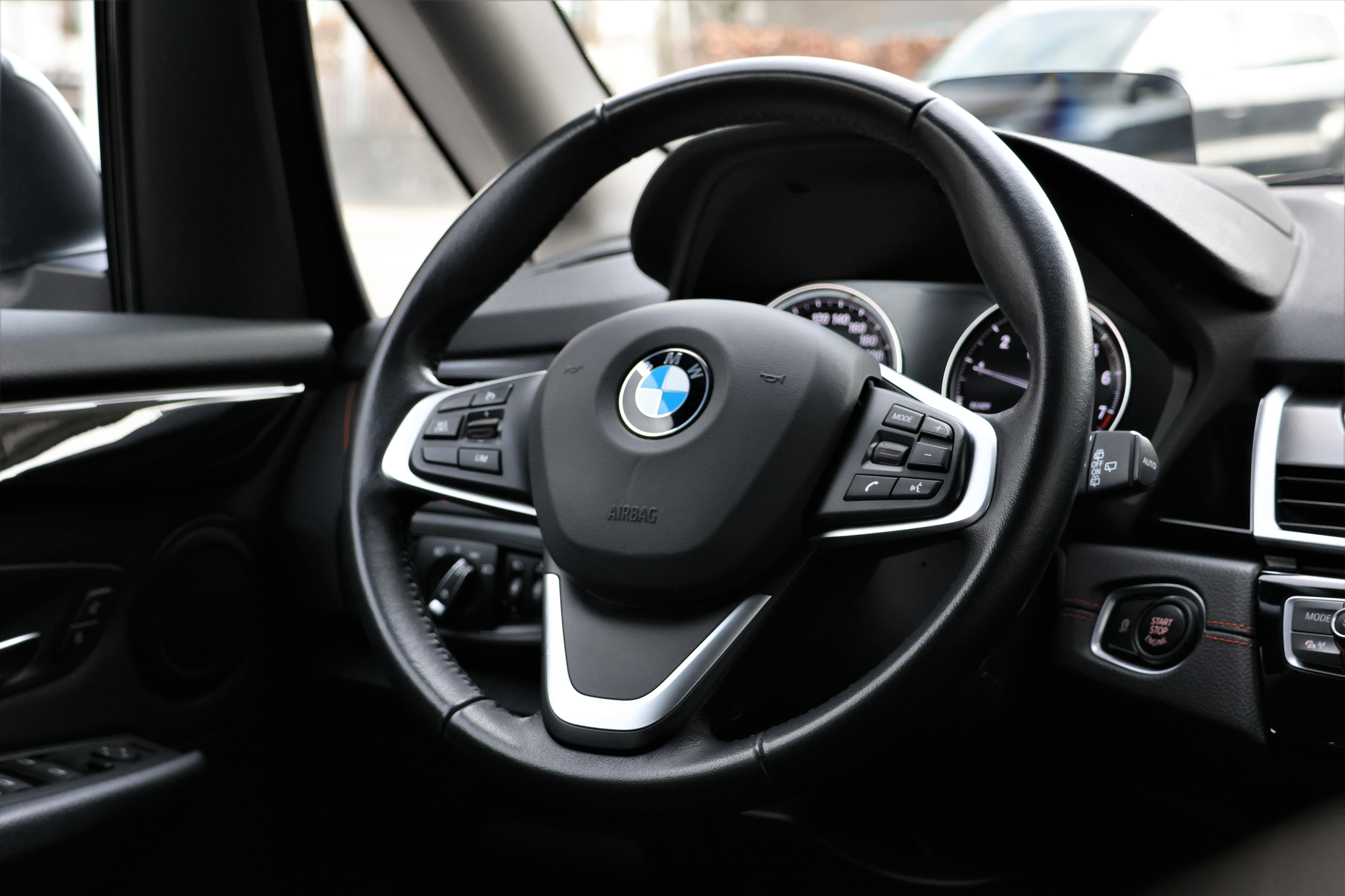 listing desktop thumbnail image 13