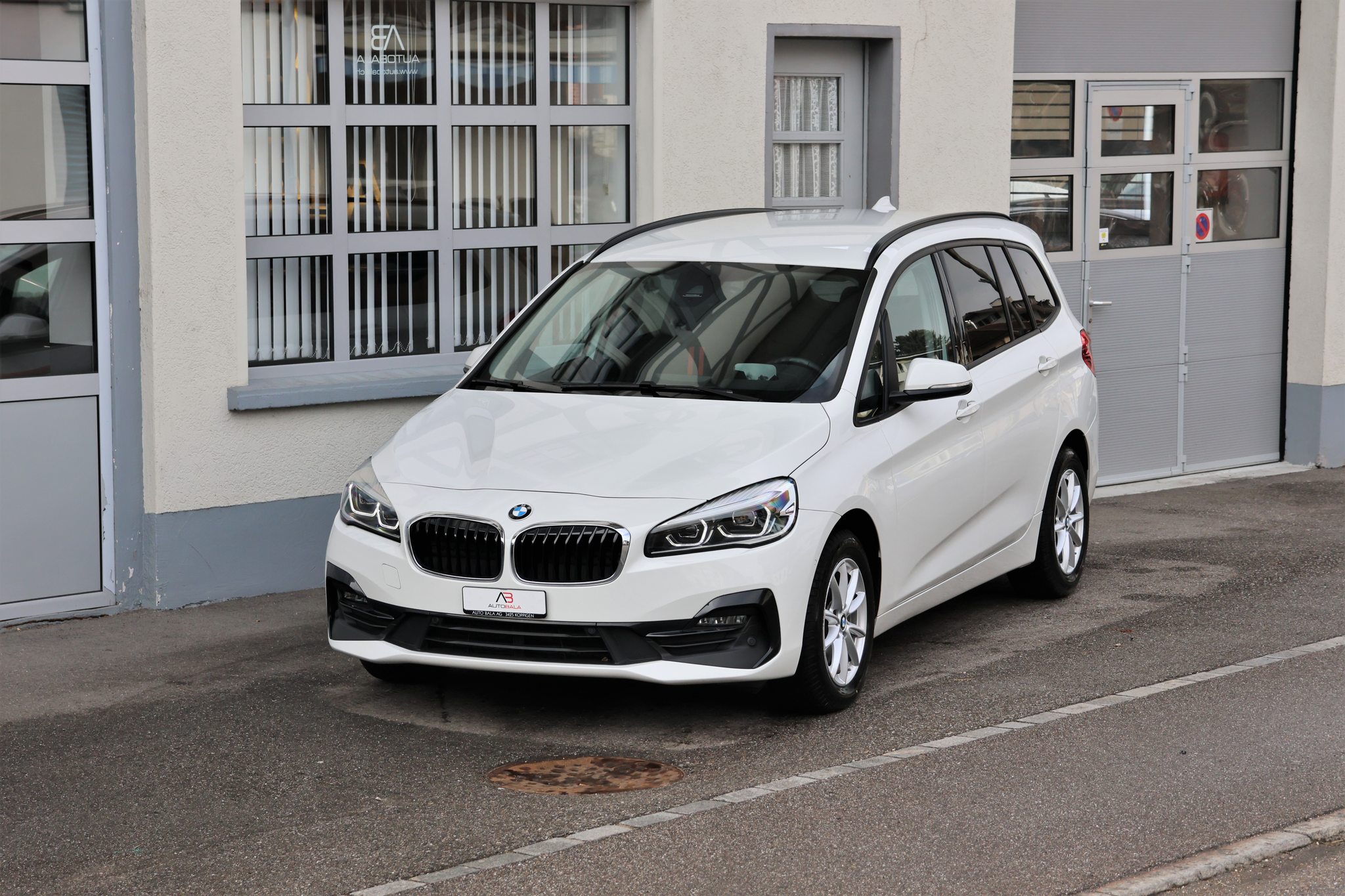 listing desktop thumbnail image 0