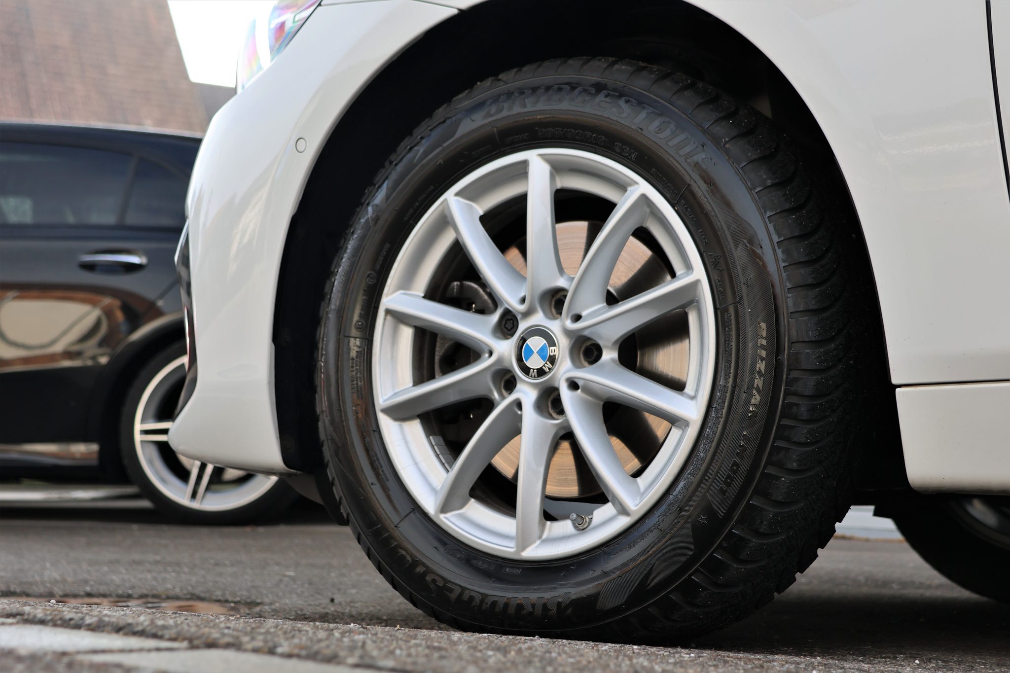 listing desktop thumbnail image 7