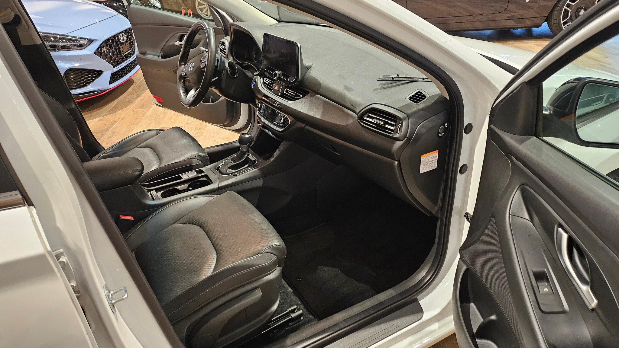 listing desktop thumbnail image 18