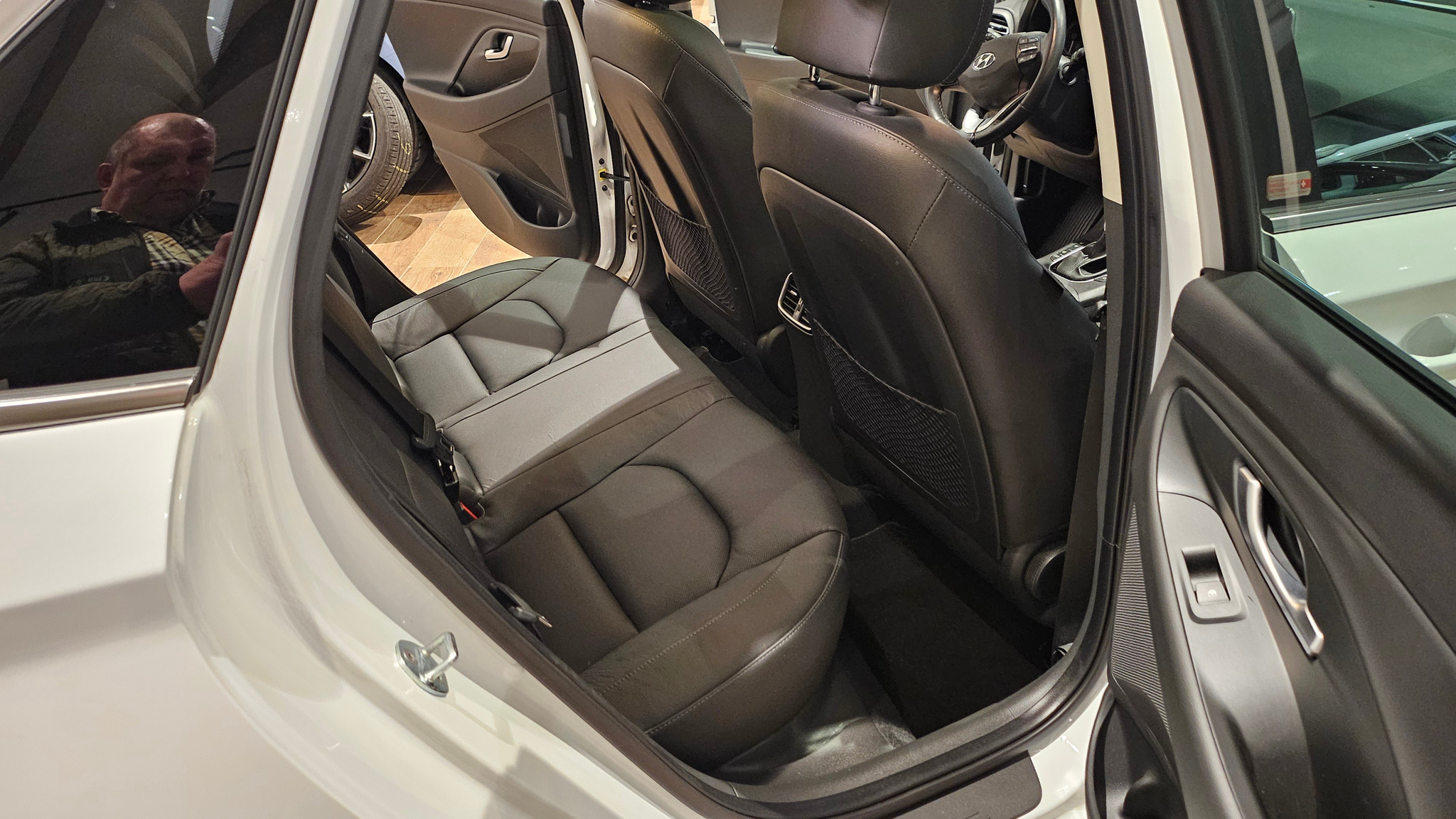 listing desktop thumbnail image 20